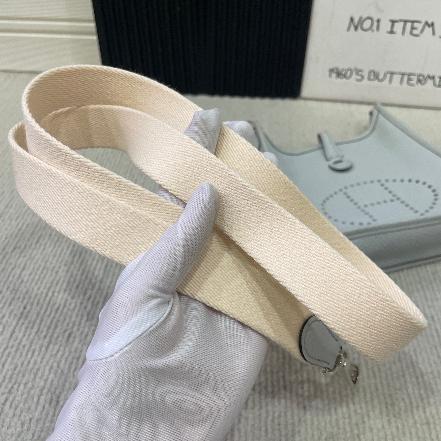 【預訂貨品】Hermes淺藍色銀扣mini Evelyne