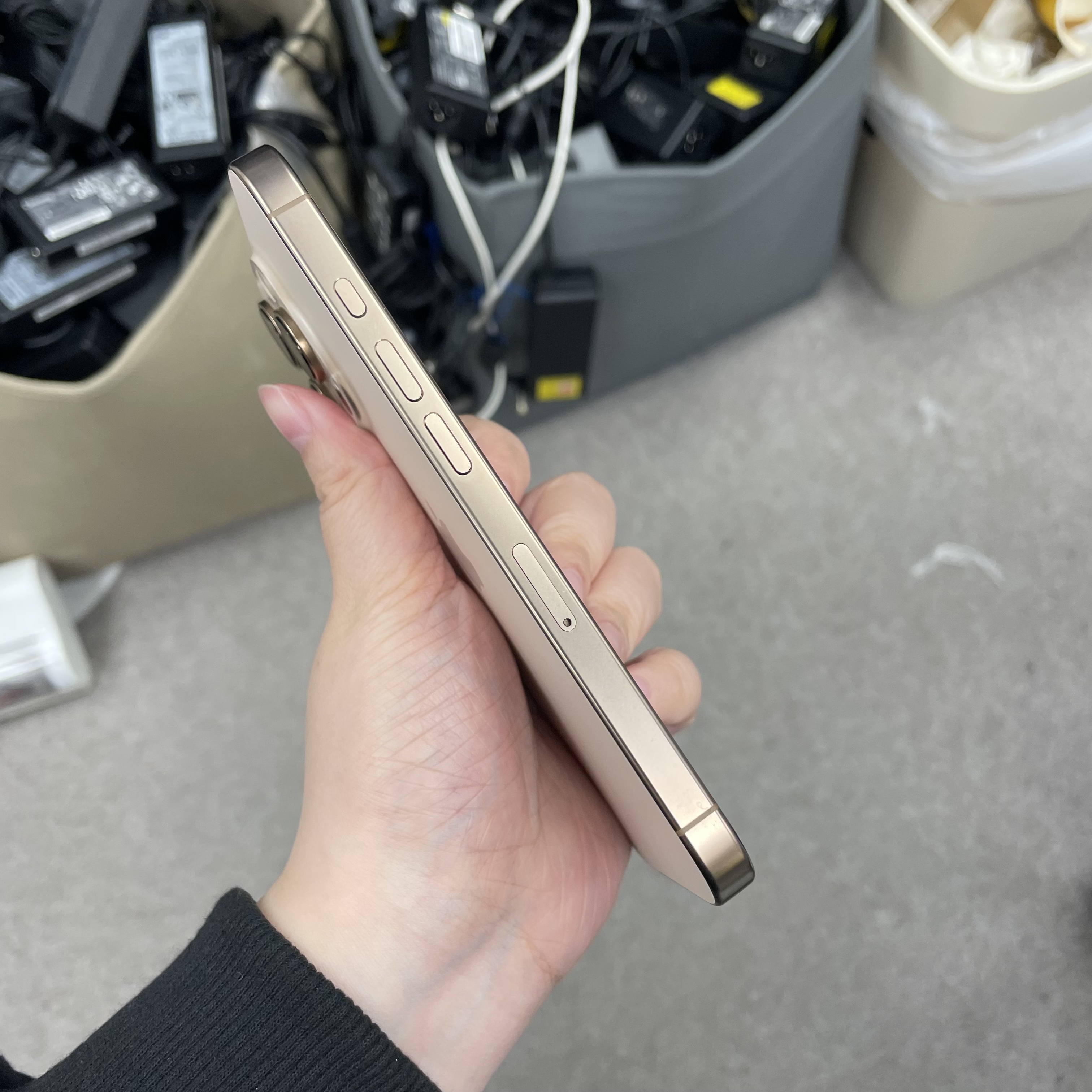 *5923 16 Pro 勁靚機 256GB 電93 沙色 gold