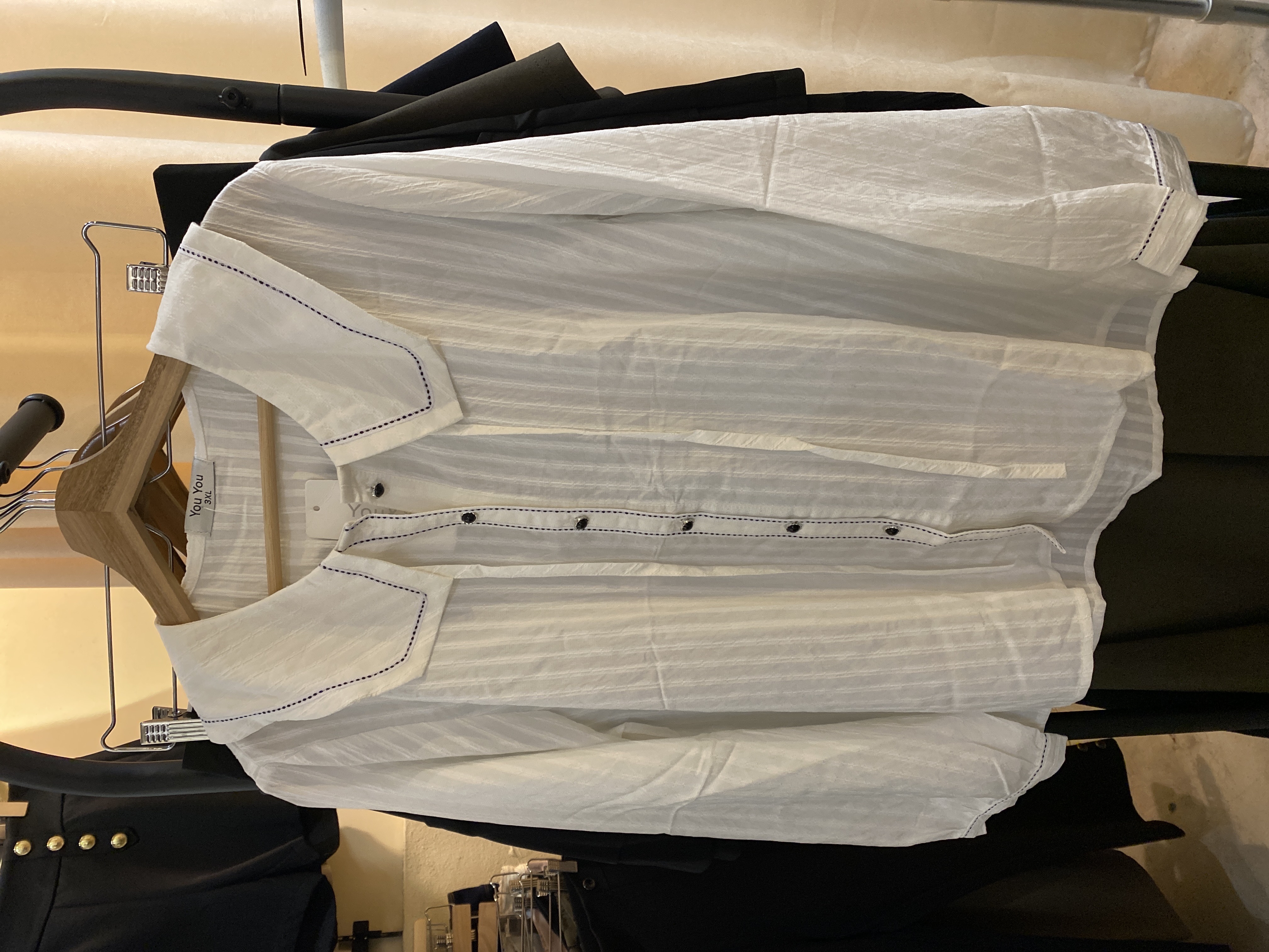 ❤️‍🔥4471号-日系柔软暗纹蝴蝶结排扣衬衫