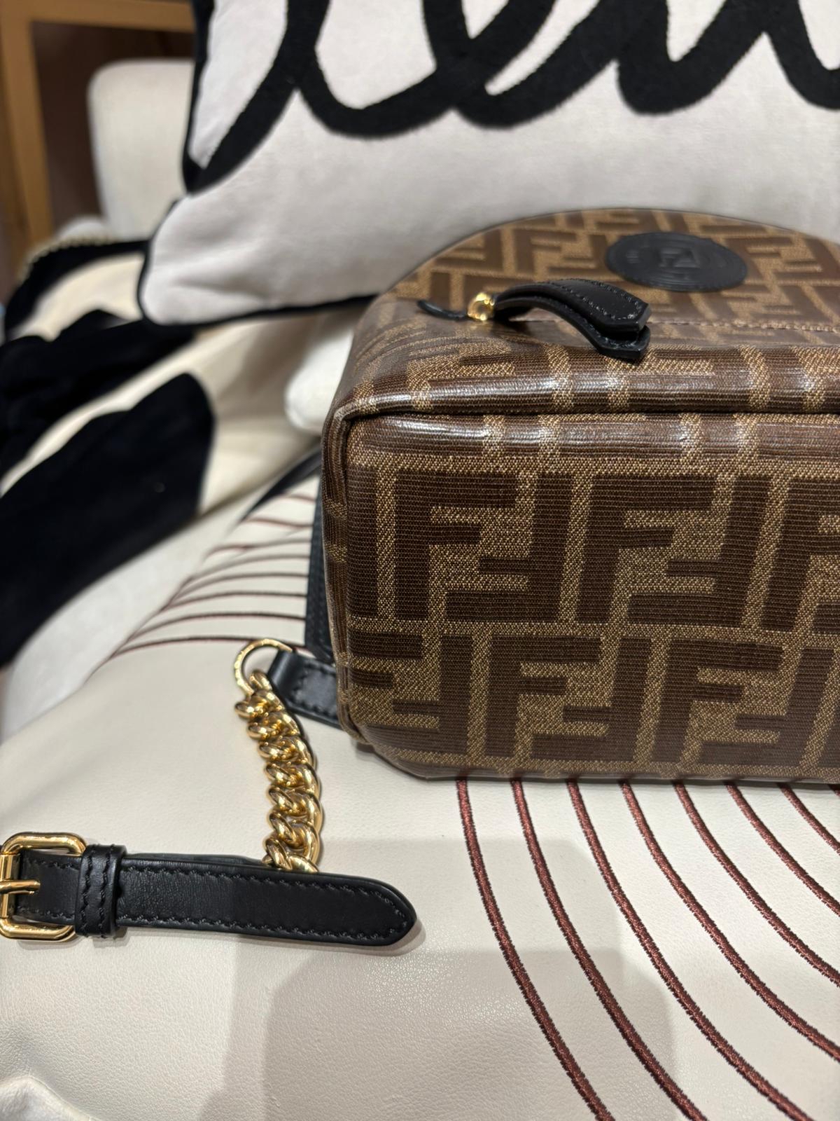 Fendi zucca mini ff backpack 防水背囊,100%Authentic, 98%new✅dust bag 