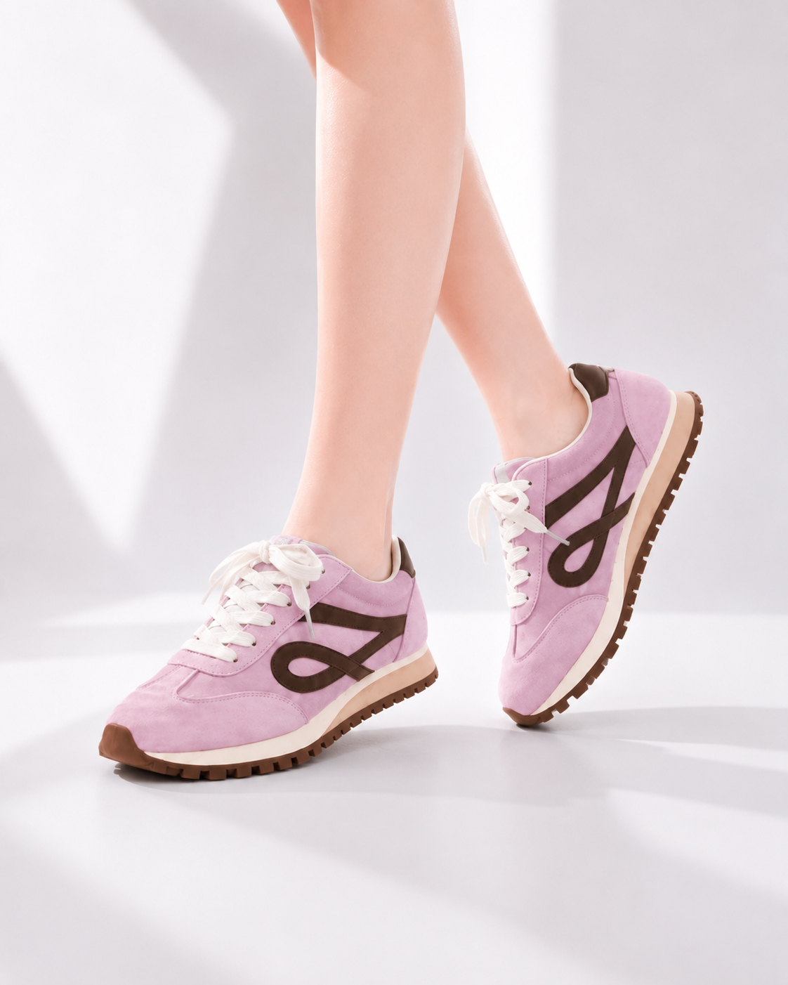 84021 Rosé Motion Sneakers