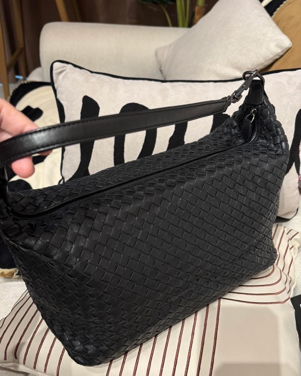 Bottega Veneta hobo bag  100%Authentic,95%new✅dust bag