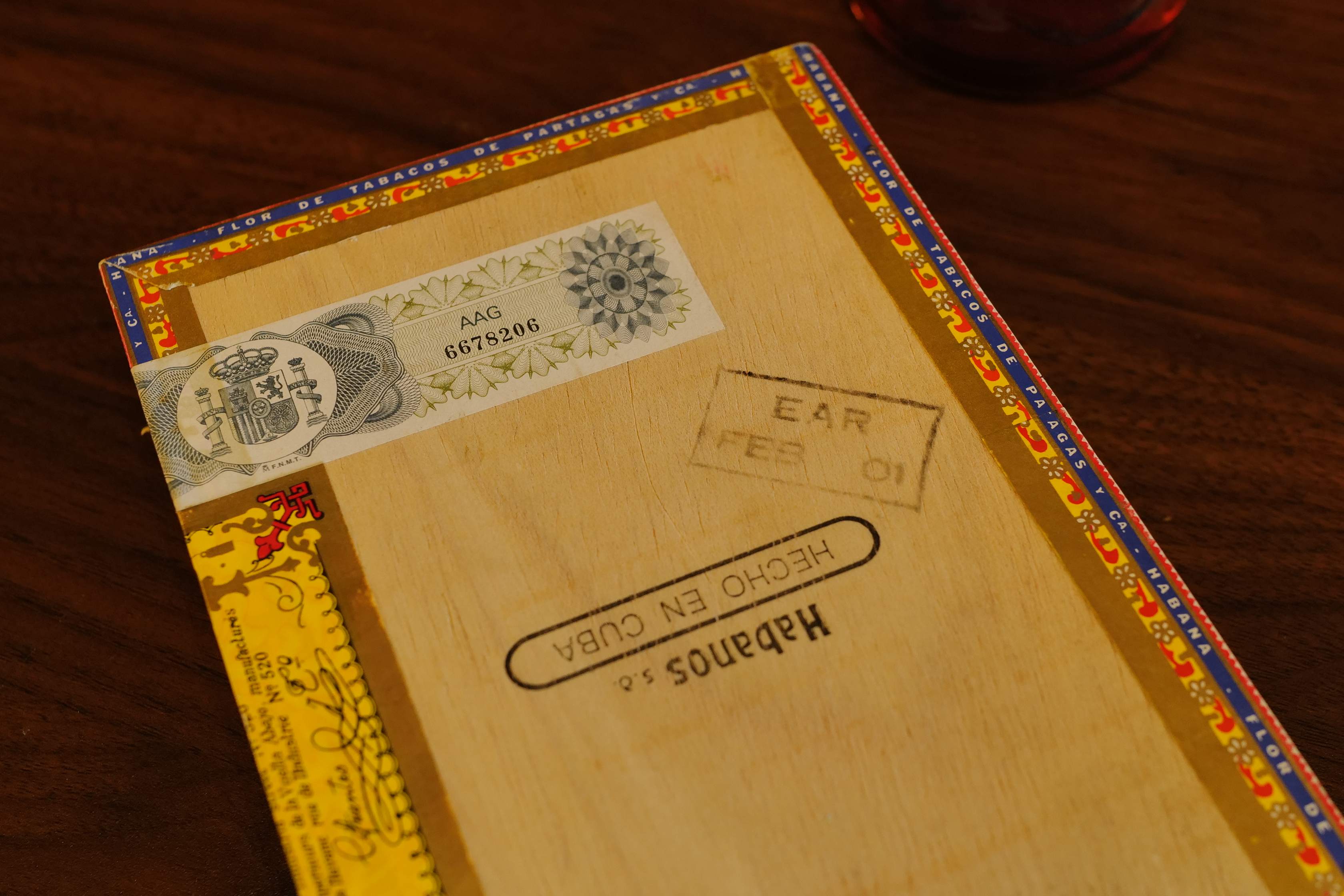 Partagás Perfectos 2001 (帕特加斯 完美) 