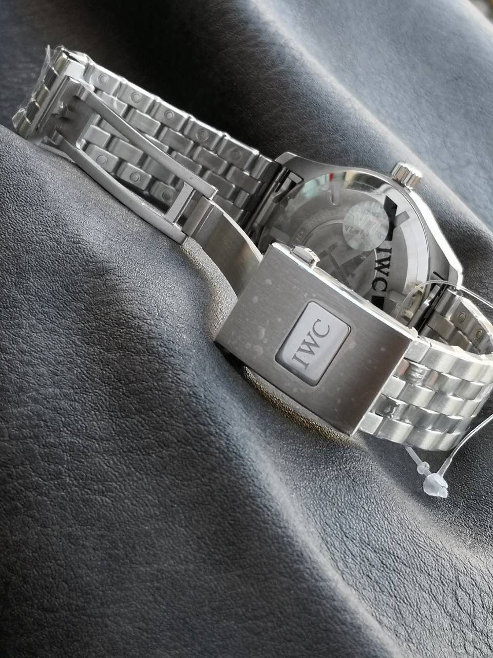 IWC万国表飞行员系列IW328206腕表，精钢表壳表链，绿色表盘，搭载2892型自动机械机芯，40毫米。