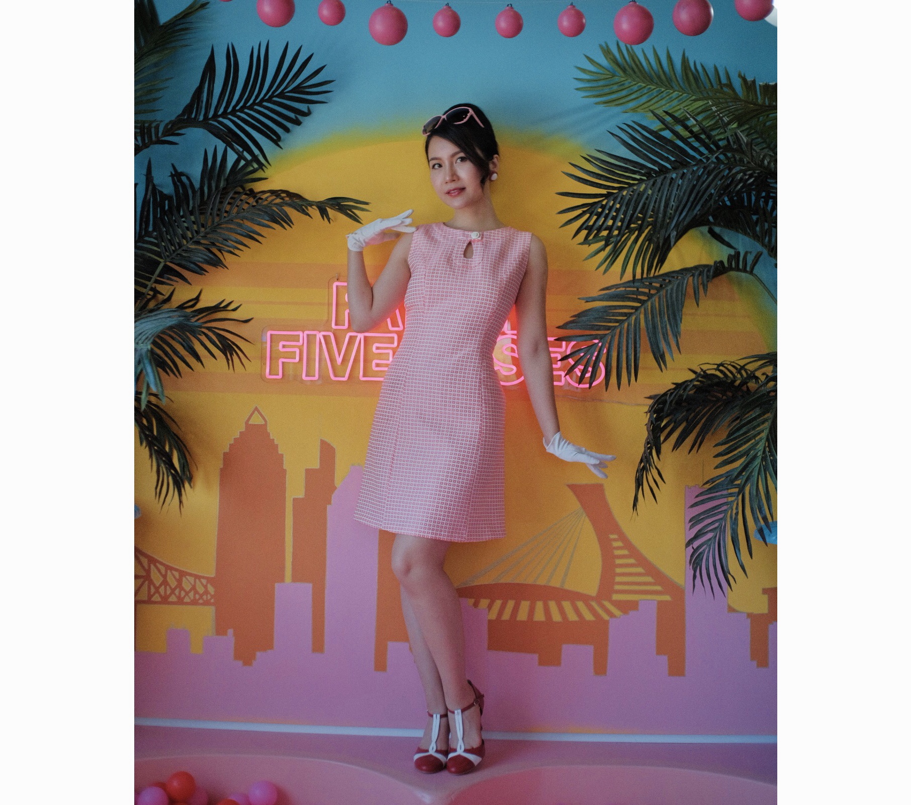 (Ready-Made) 1960s MOD Pink Raised Geometric Pattern Shift Dress (FM138)