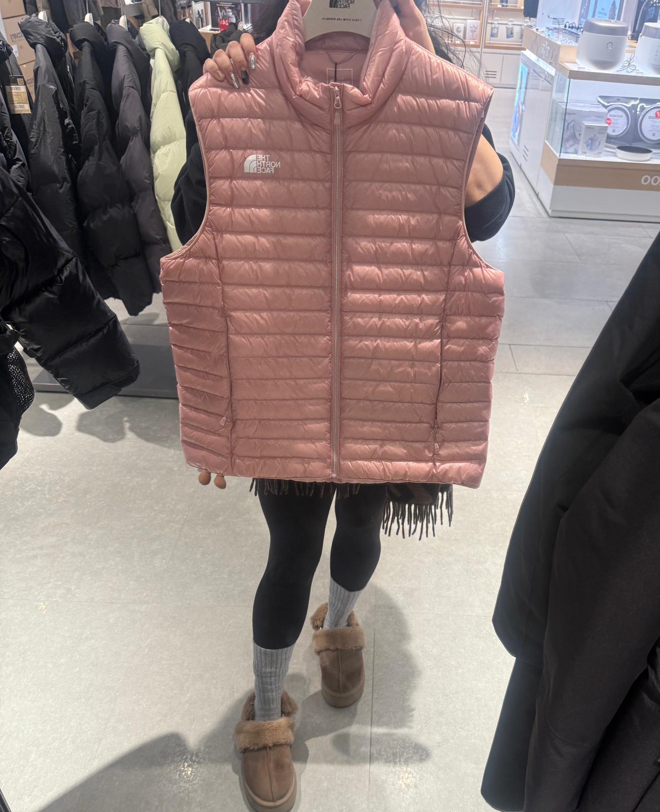 North face 薄羽絨背心black 原價189000won 連線優惠價 Size s -2xl