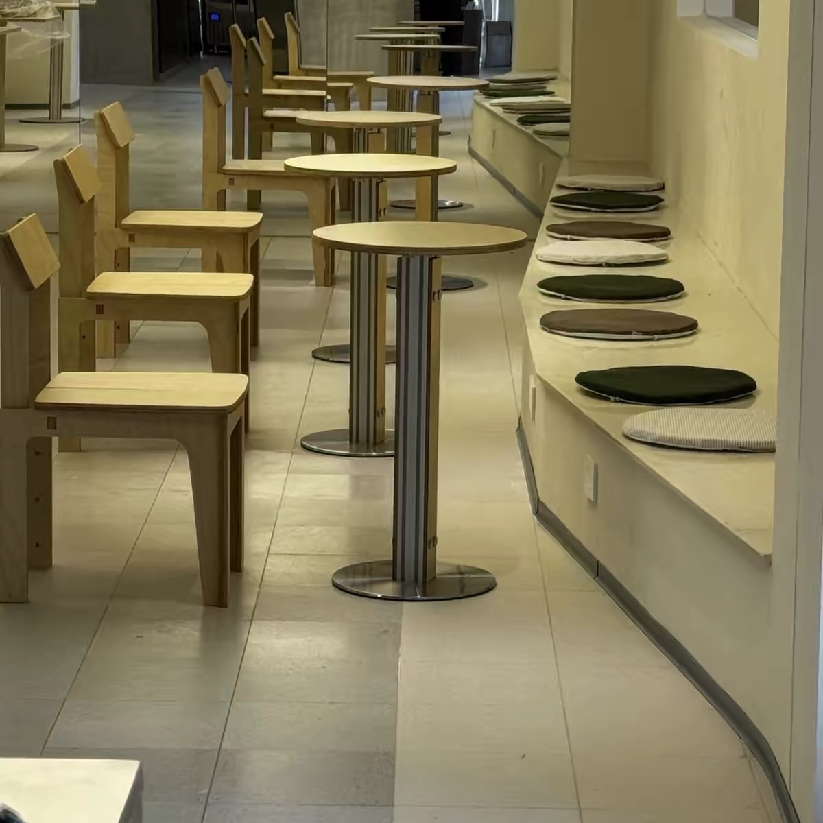 海洋板鋁型材咖啡店桌椅組合 工業風餐飲商用 奶茶店甜點店設計師款桌子 Tables and chairs