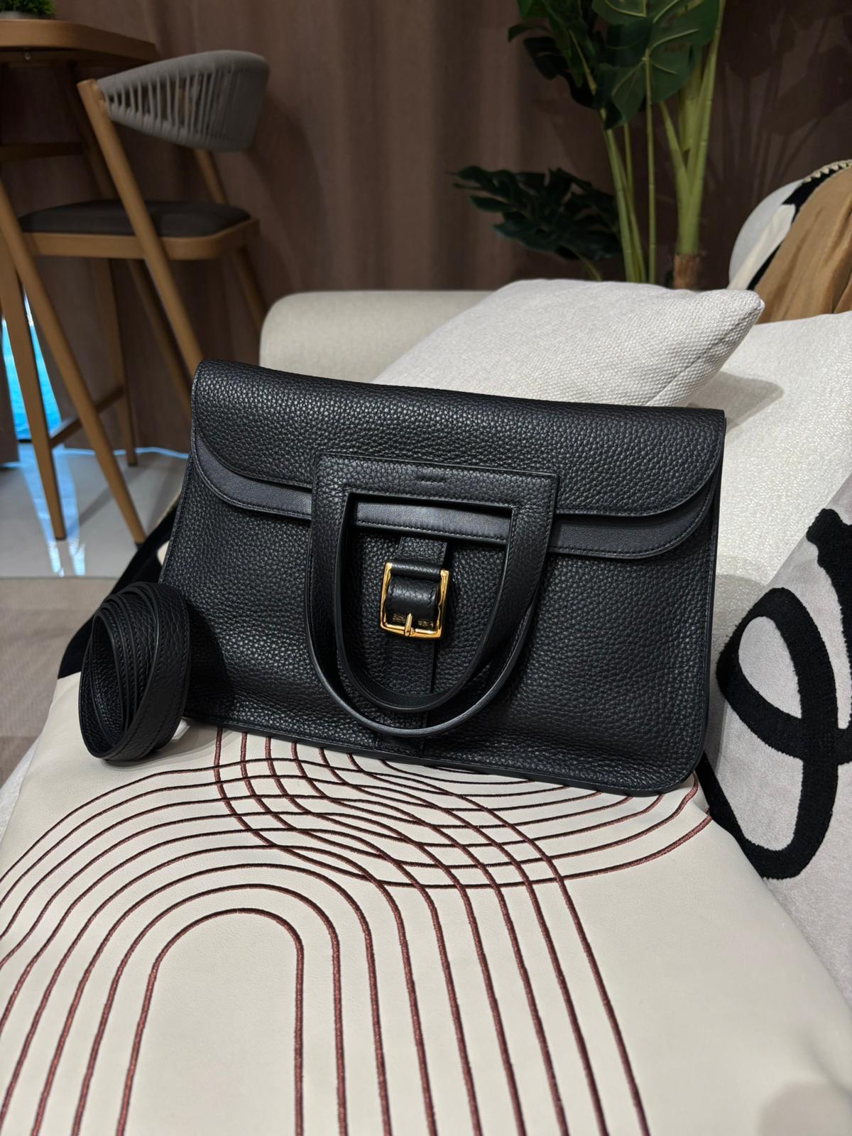 Hermes Halzan 31 Stamp C 黑色牛皮金扣 100%Authentic, 98%New ✅專門店收據✅Dust bag ✅Box