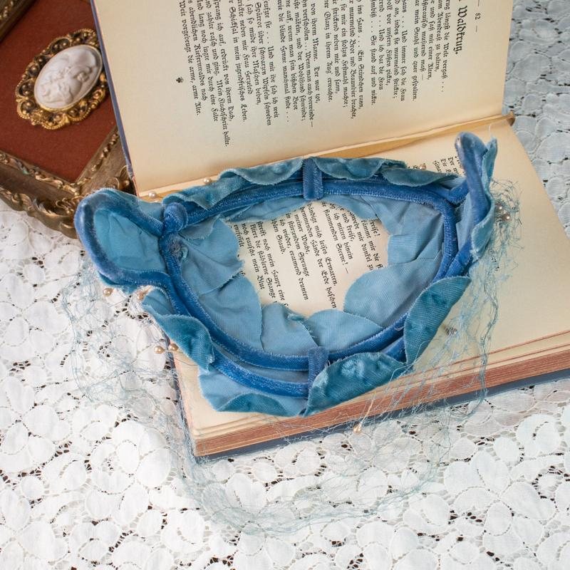 Rare - Vintage C.a. 1950s Blue Velvet Floral Halo / Half Hat Fascinator