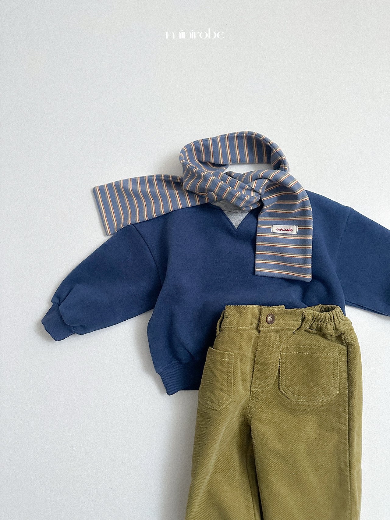 Mnirobe | Two-Tone Sweatshirt