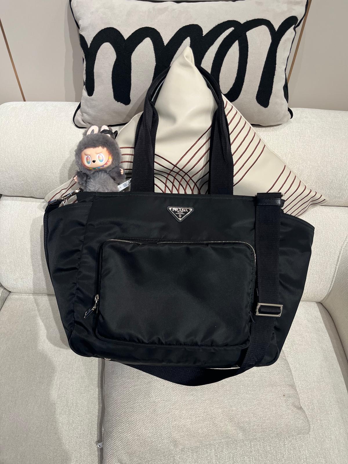 Prada Re-Nylon baby bag 100%Authentic, 98%new ✅dust bag 