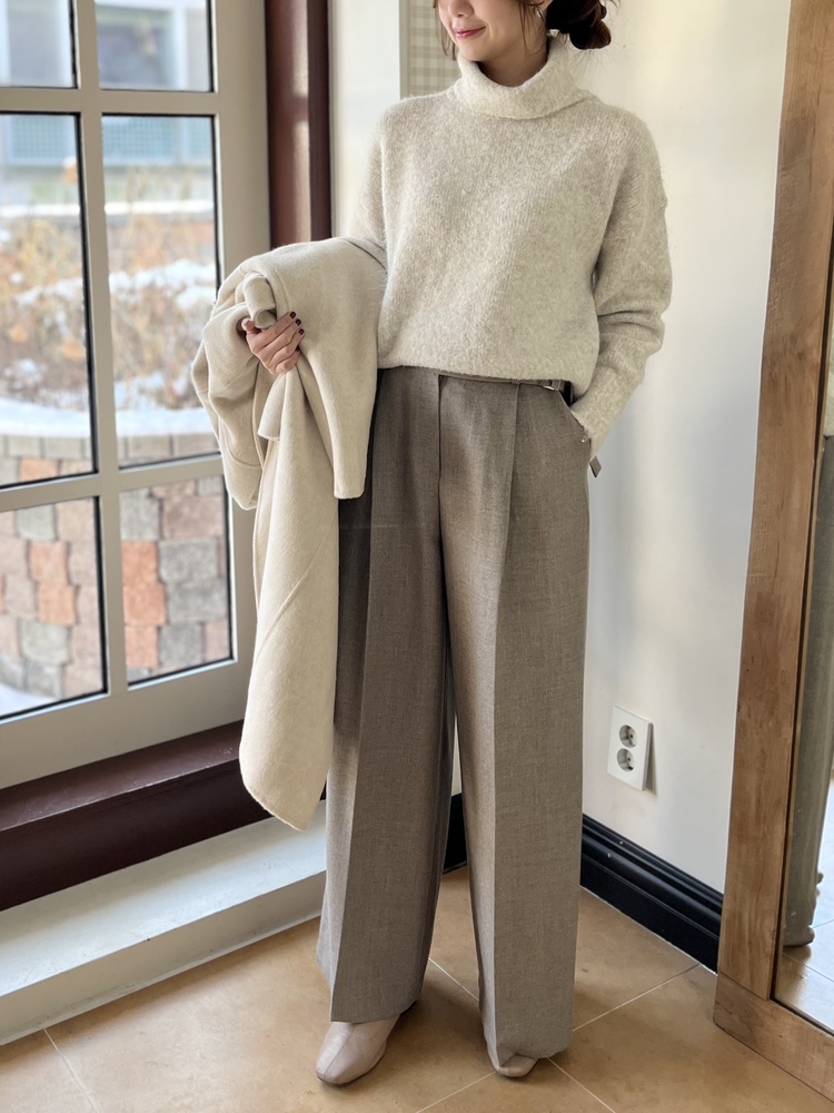 Warm-Tone Buckle Drape Slacks (Oat)