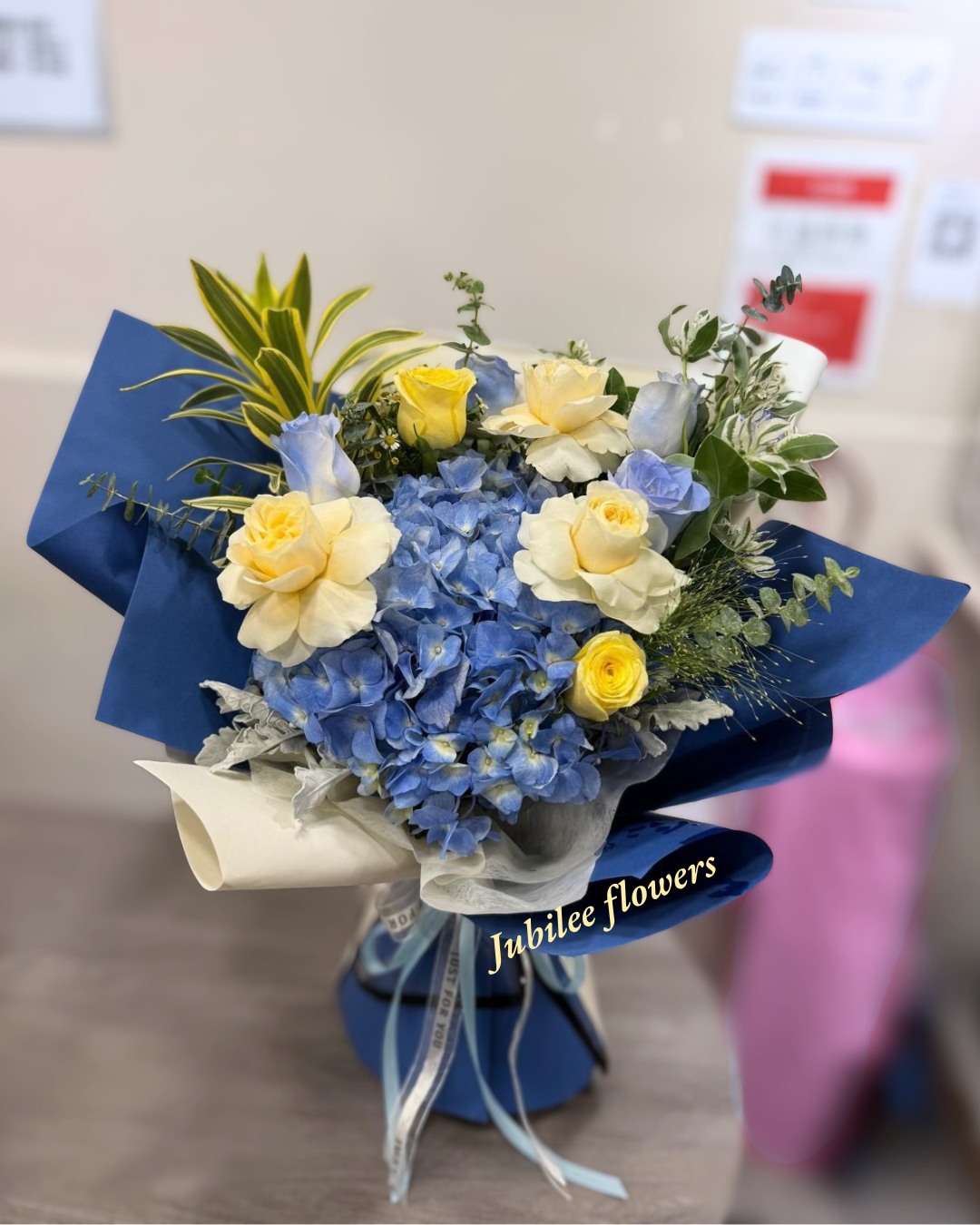 藍色繡球 · 玫瑰花束