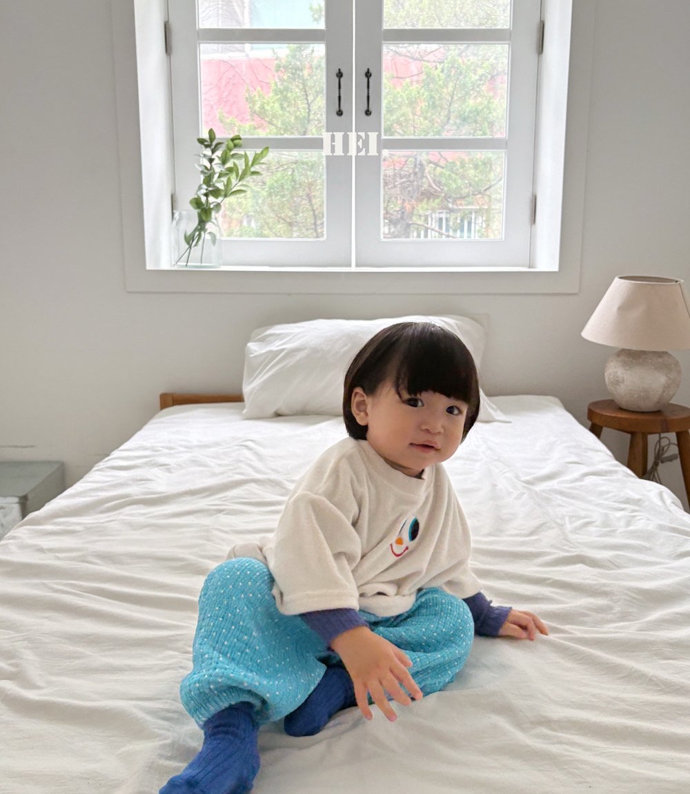 Hei | Peek-a-Boo T-Shirt