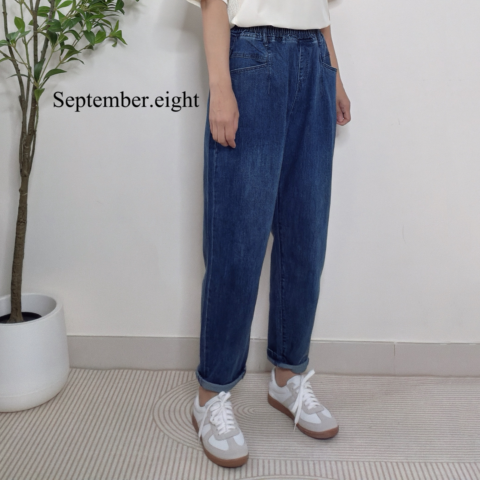 淺藍洗水牛仔褲