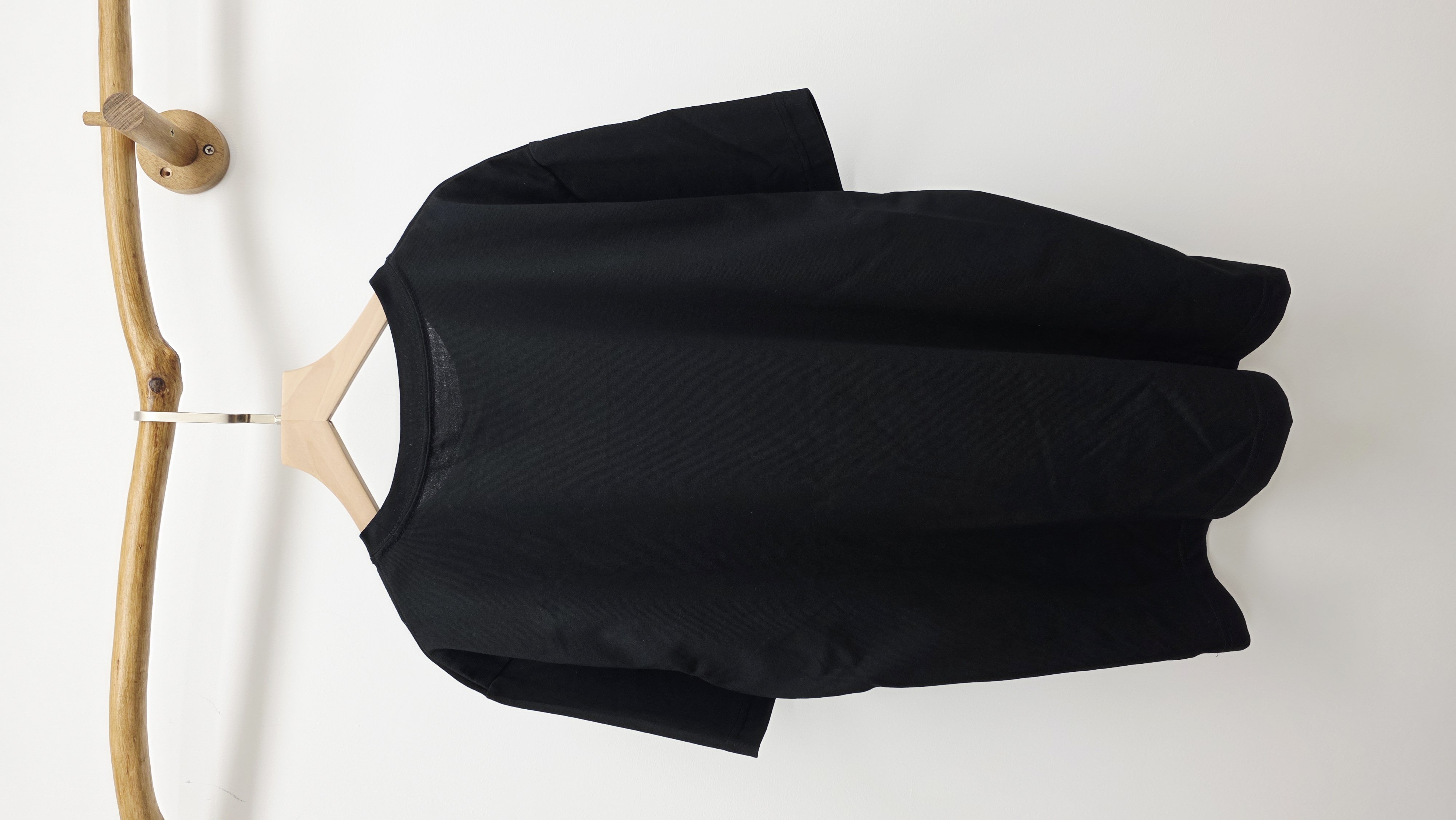 日牌黑拼貓貓車章Tee