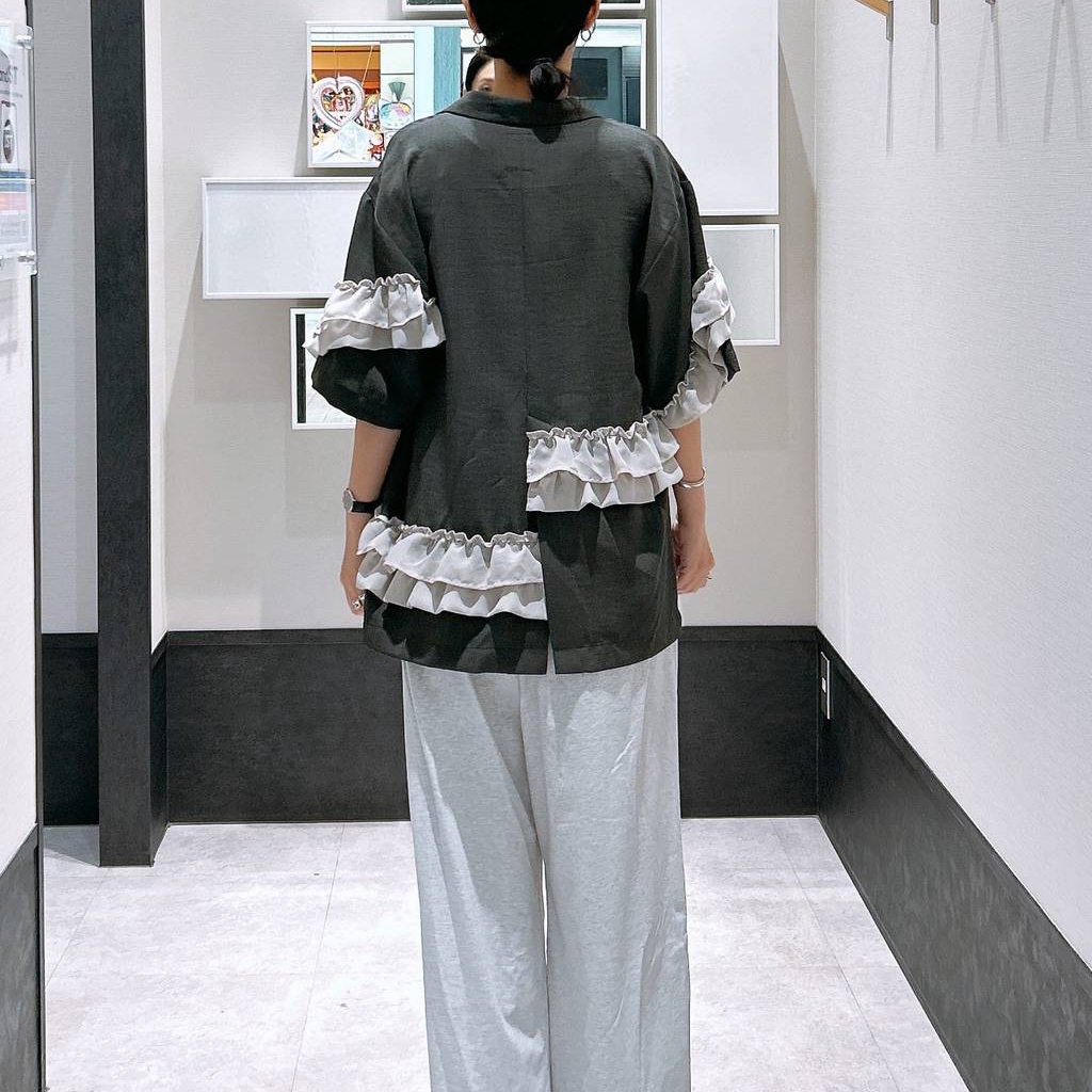 【✨️日本🇯🇵 pre-order 荷葉邊西裝外套✨️】 【共3色 | Free Size | 灰色/卡其色/黑色】【註：卡其色 / 黑色 | 日本7月上旬出貨】