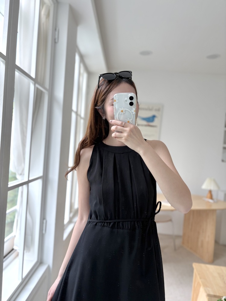 Pleated Halter Maxi Dress (Black)