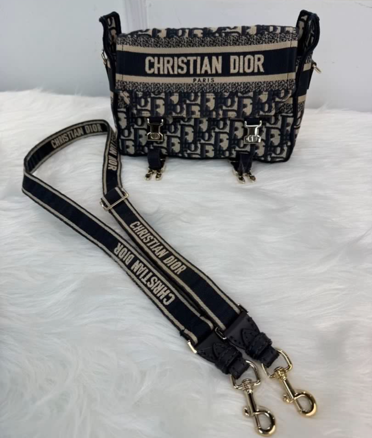 DIOR迪奧 DiorCamp郵差包 經典老花刺繡滿印帆布信使包 小號 可拆卸可調節肩帶 時尚百搭 女款單肩斜挎包