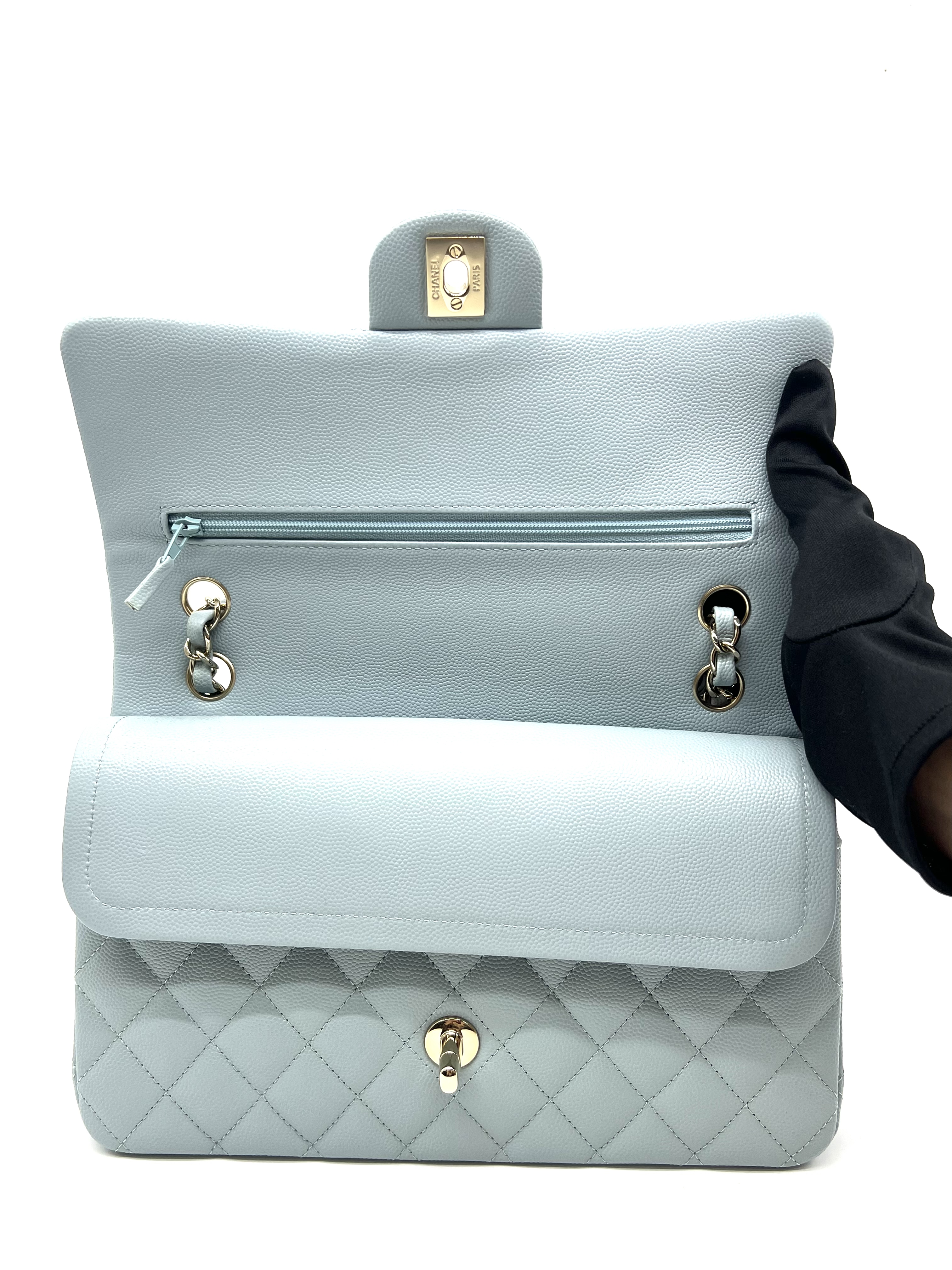 Chanel Small Classic Flap Handbag / Product Code: 26031707