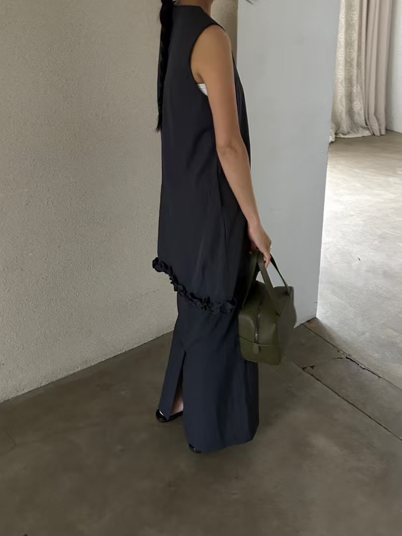 Sleeveless Dress with Ruffled Lettuce Hem ‖ 无袖木耳边裙摆连身裙 KR02536