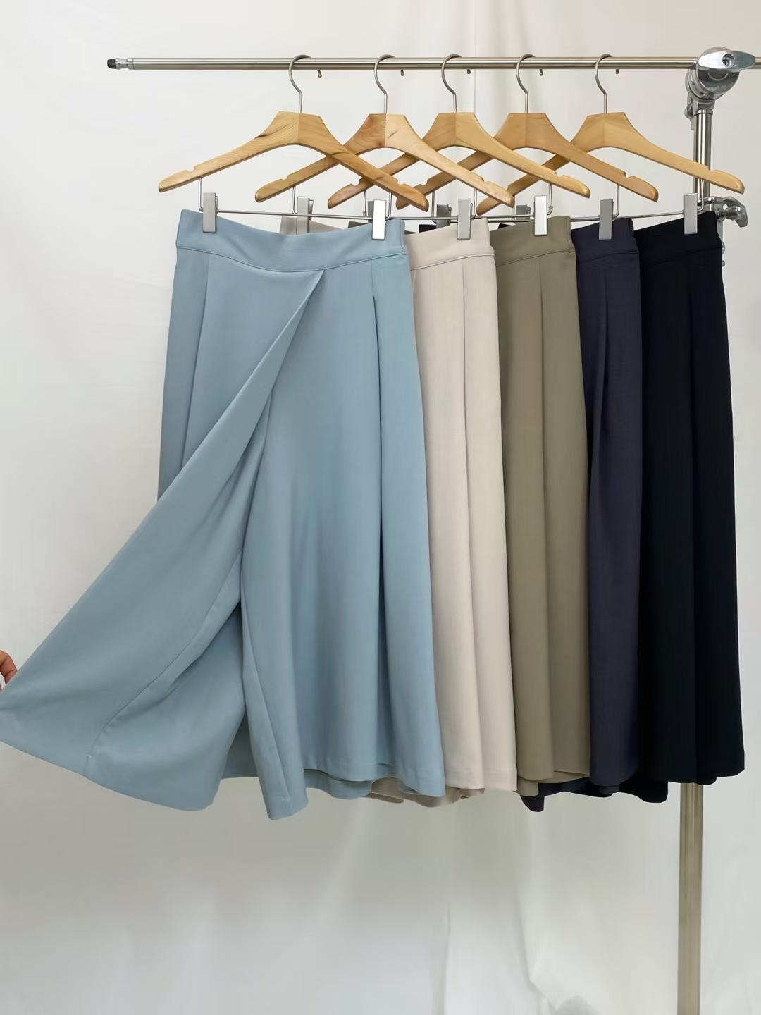 Asymmetrical Draped High-Waisted Wide-Leg Skirt Pants‖ 不对称垂褶高腰阔腿裙裤 KR0474371