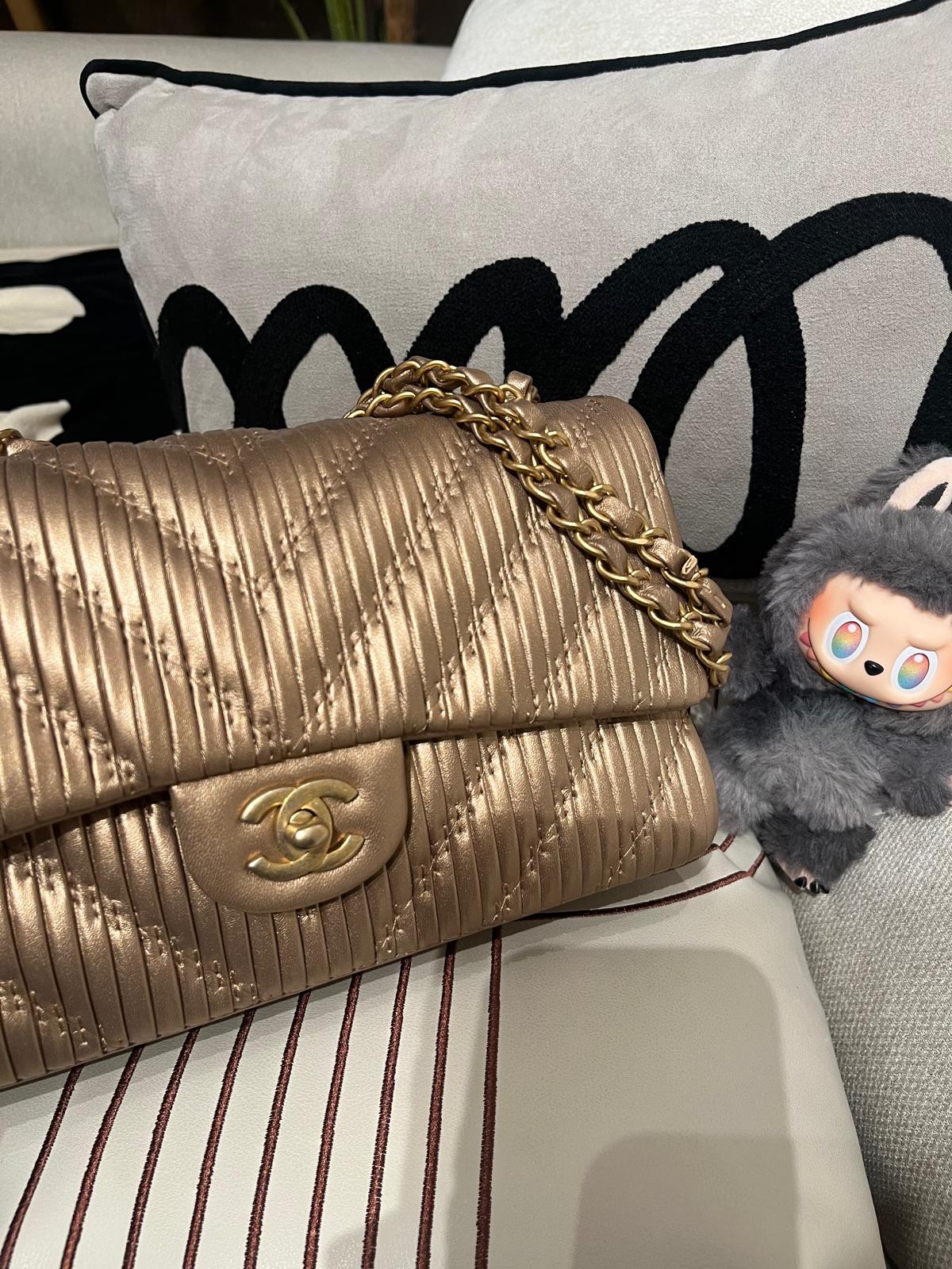 Chanel classic flap Medium bag A01112 CF25 calfskin  限量特別款✨100%Authentic,unused ✅25貼✅dust bag ✅box