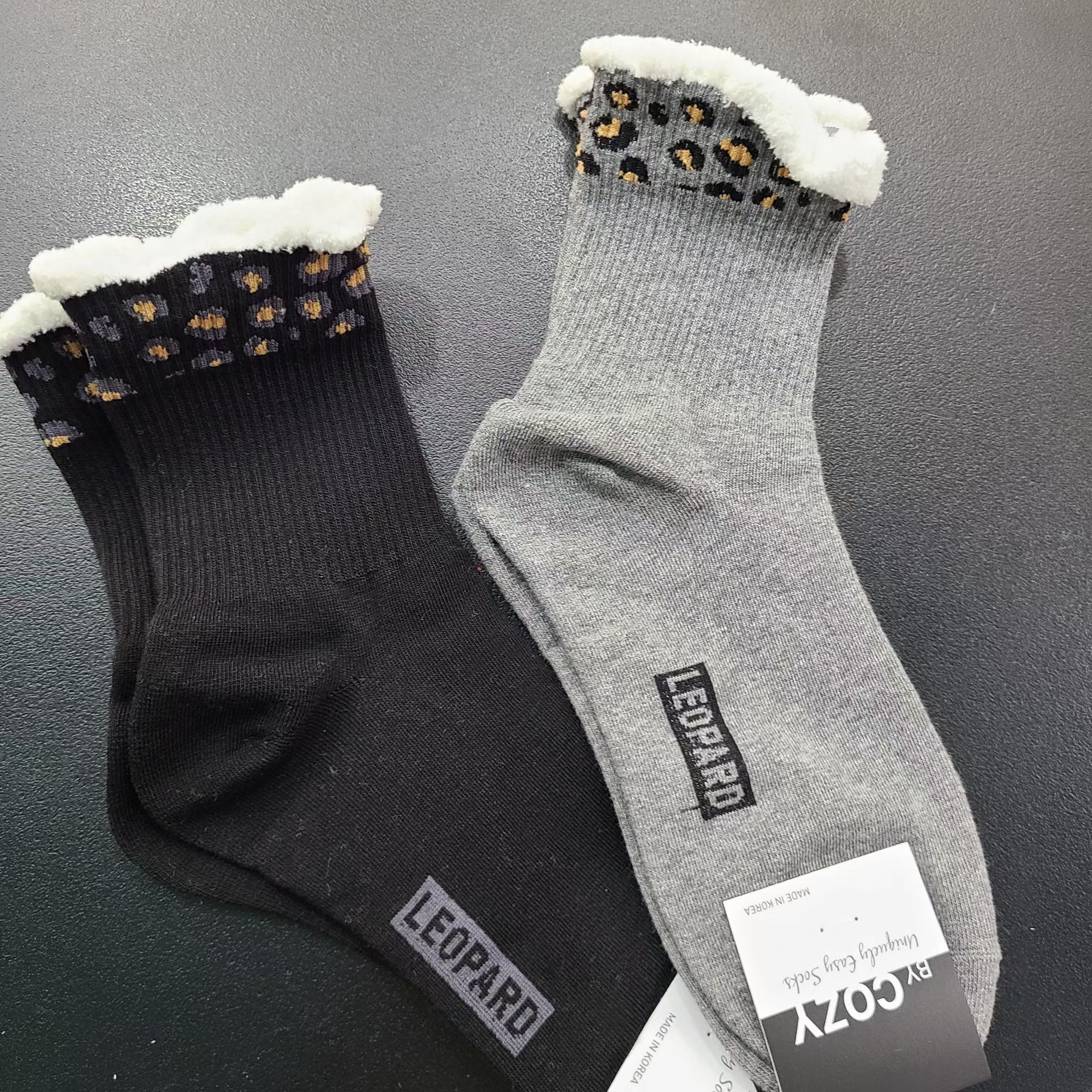 AJ OY 白邊豹紋襪 $100/4對