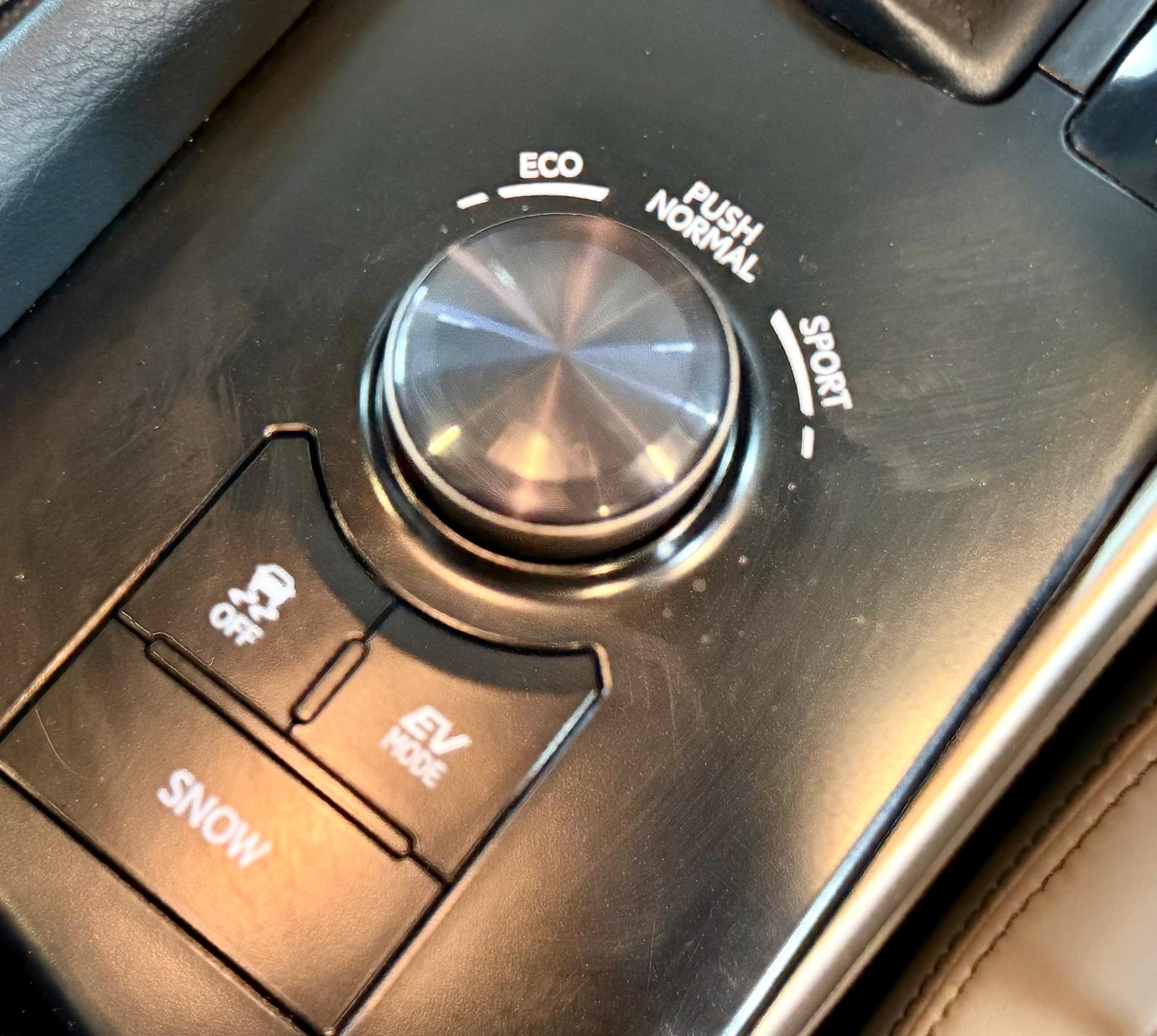 Lexus IS300H Hybrid 2013