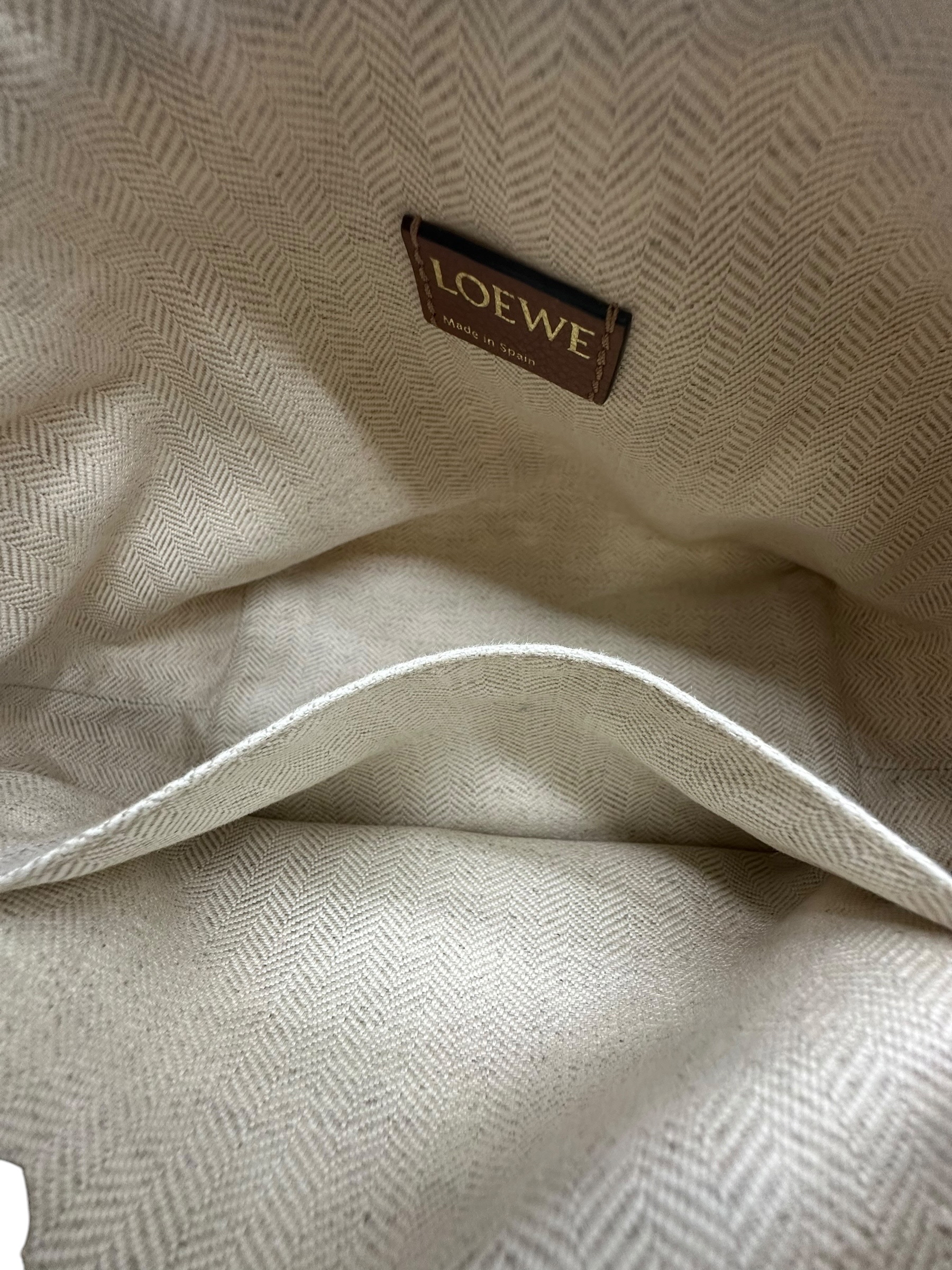 Pre-owned Loewe Cubi Anagram / Product Code: 061918