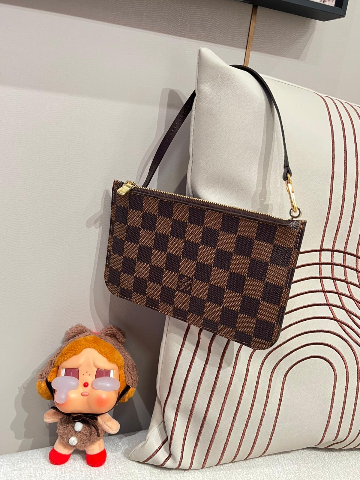 LV Zip Pouch 100%Authentic, 99%New 