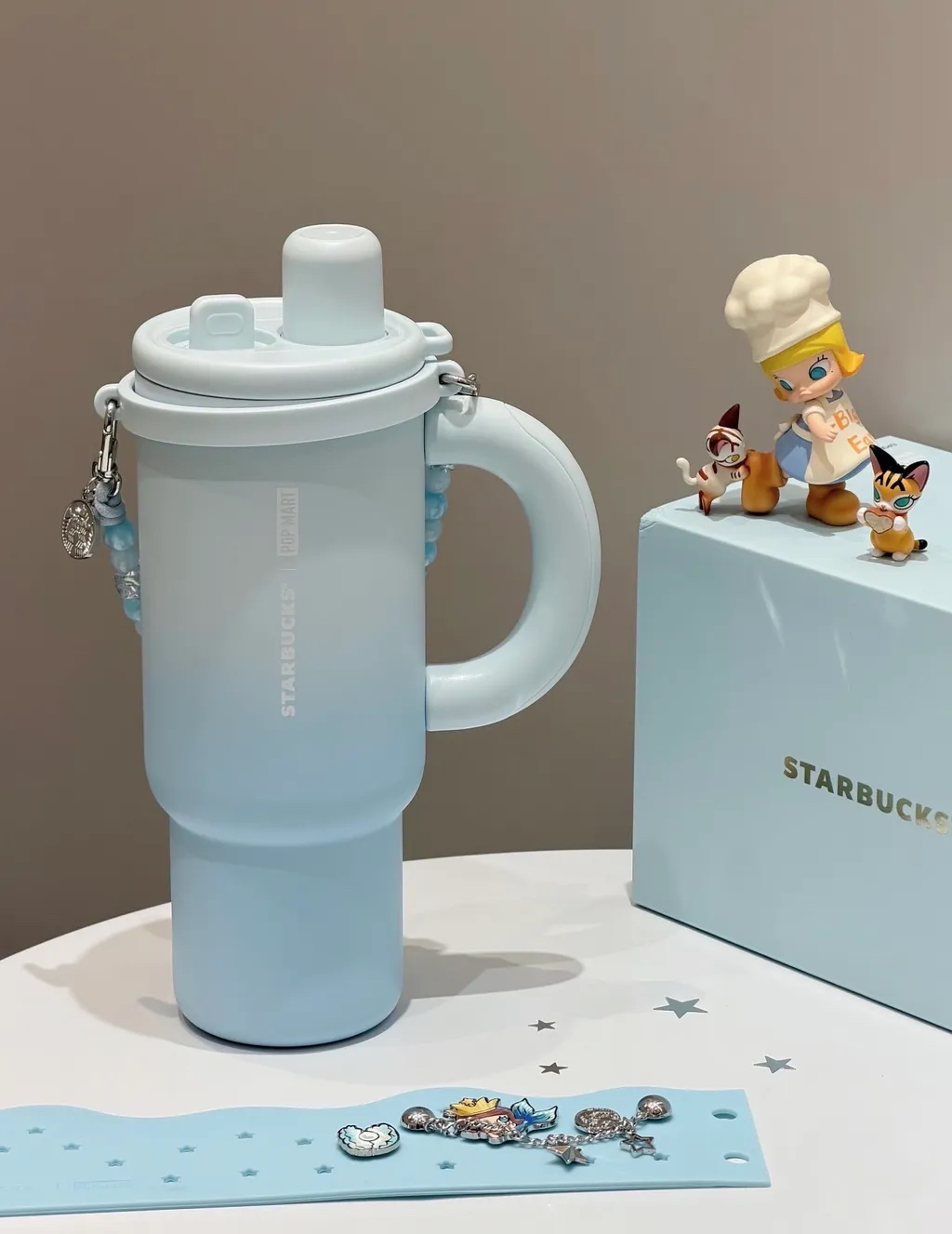 Starbucks中國限定 X Popmart   Molly20週年星Molly洞洞不鏽鋼杯 1170ml 