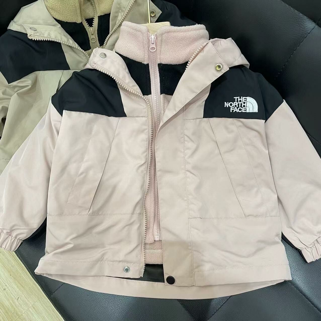 TNF 三合一親子沖鋒衣外套 - 1件 現貨 (瑕疵品)