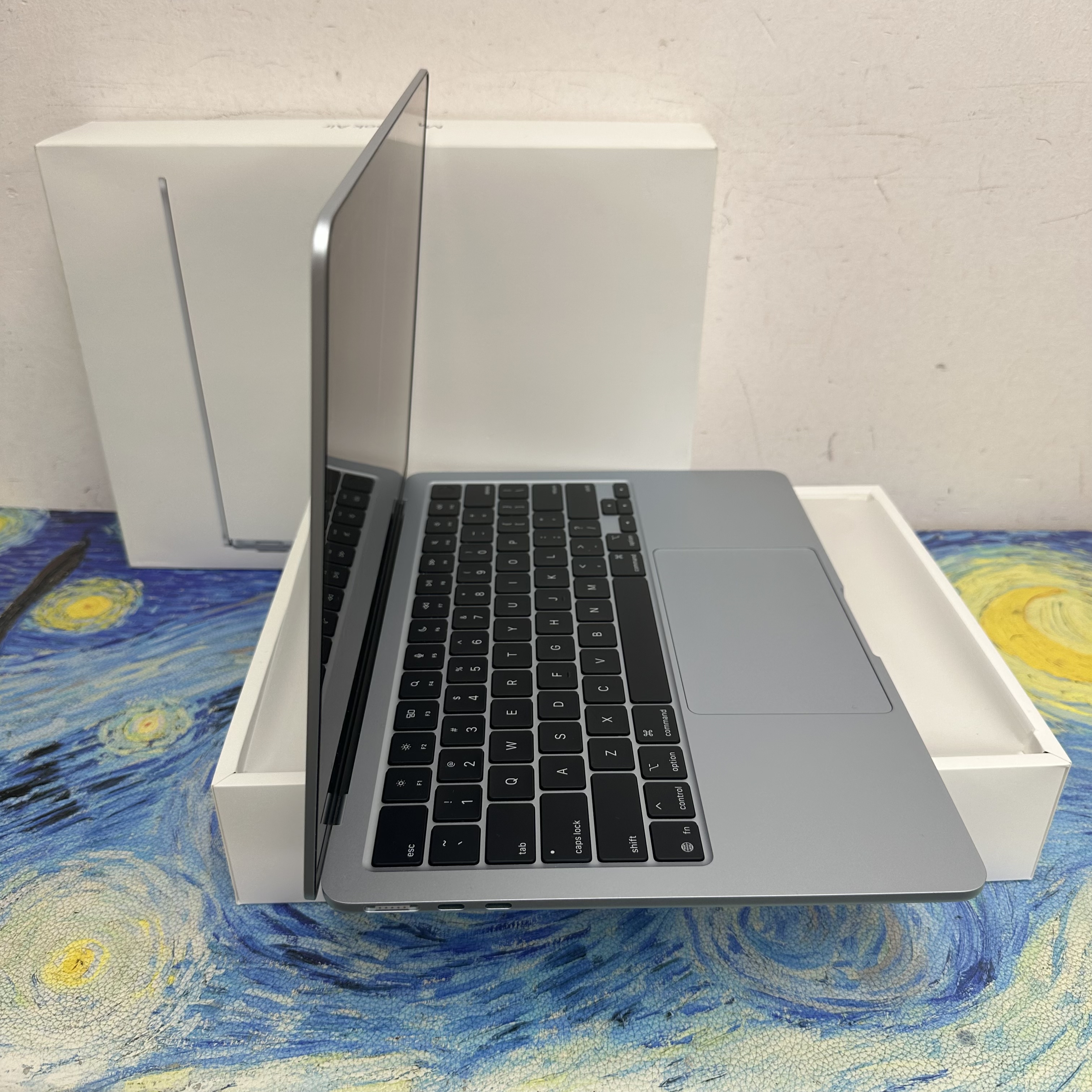APPLE  MacBook Air M4 2025 M4 CPU/ 16GB Ram/256GB SSD/10核心GPU/Liquid Retina Mon/13吋/天藍色/Gaming Laptop / Notebook / 超強續航能力/文書機 / 畫圖 / 剪片 / Movie / Netflix 