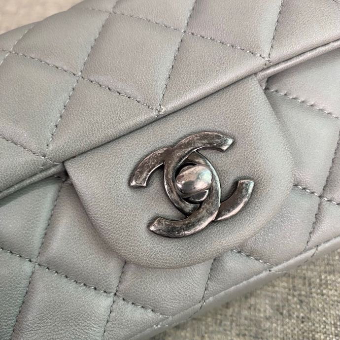 【預訂貨品】CHANE灰色銀扣CF 👜20開