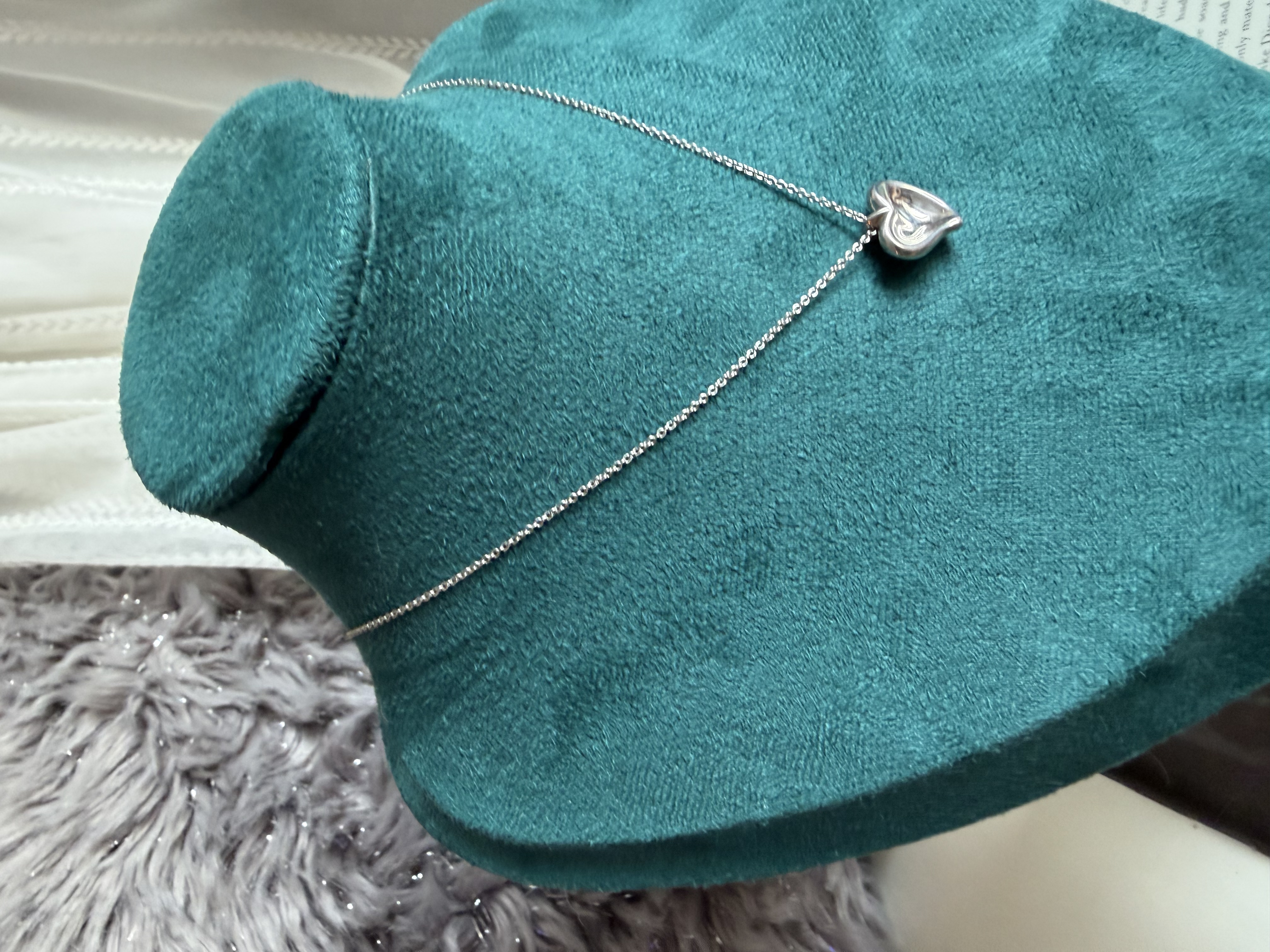 Tiffany & Co. Elsa Peretti Carved Heart 925 silver Necklace