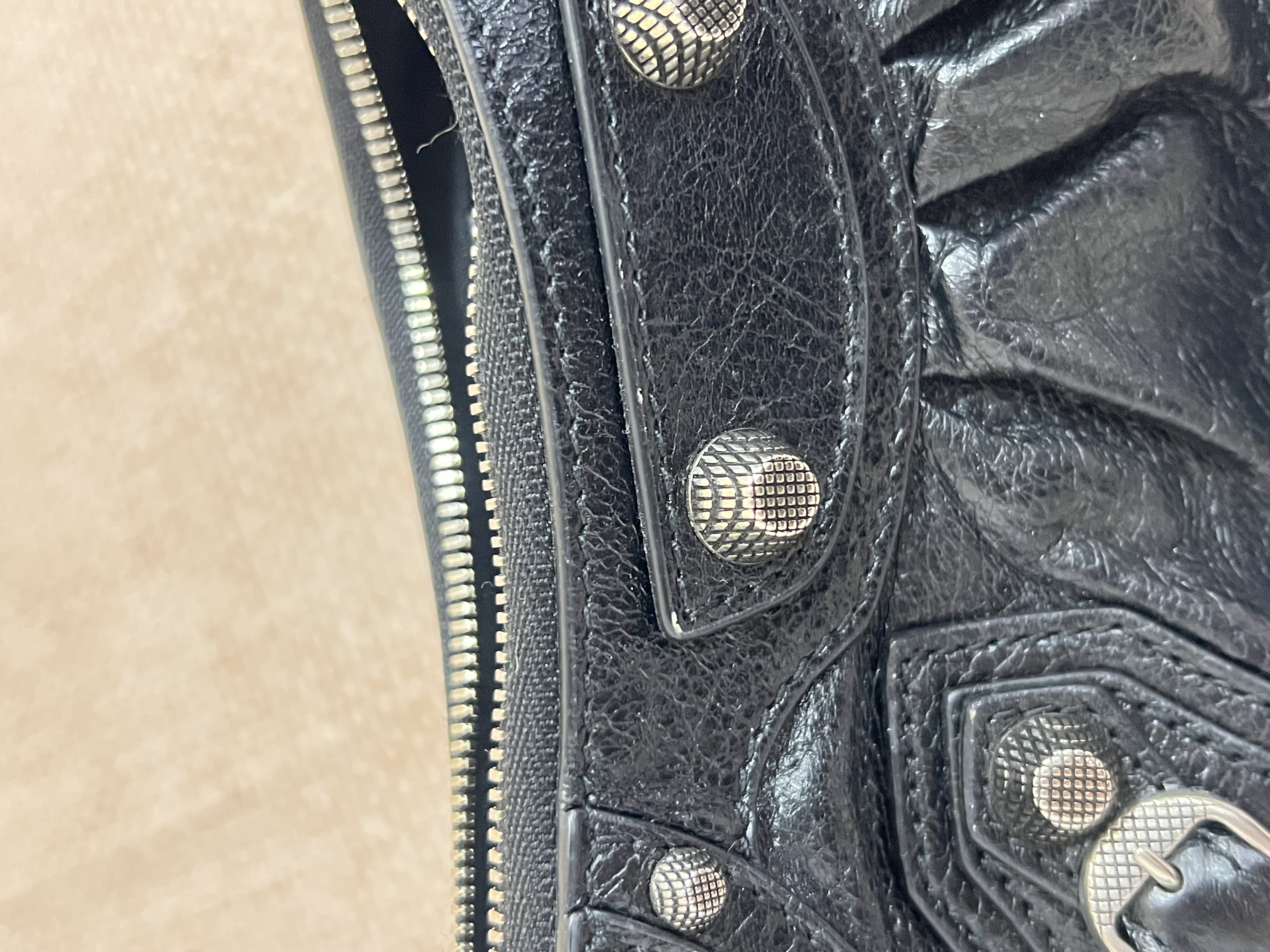 Pre-owned Balenciaga Le Cagole Mini / Product Code: 26052001