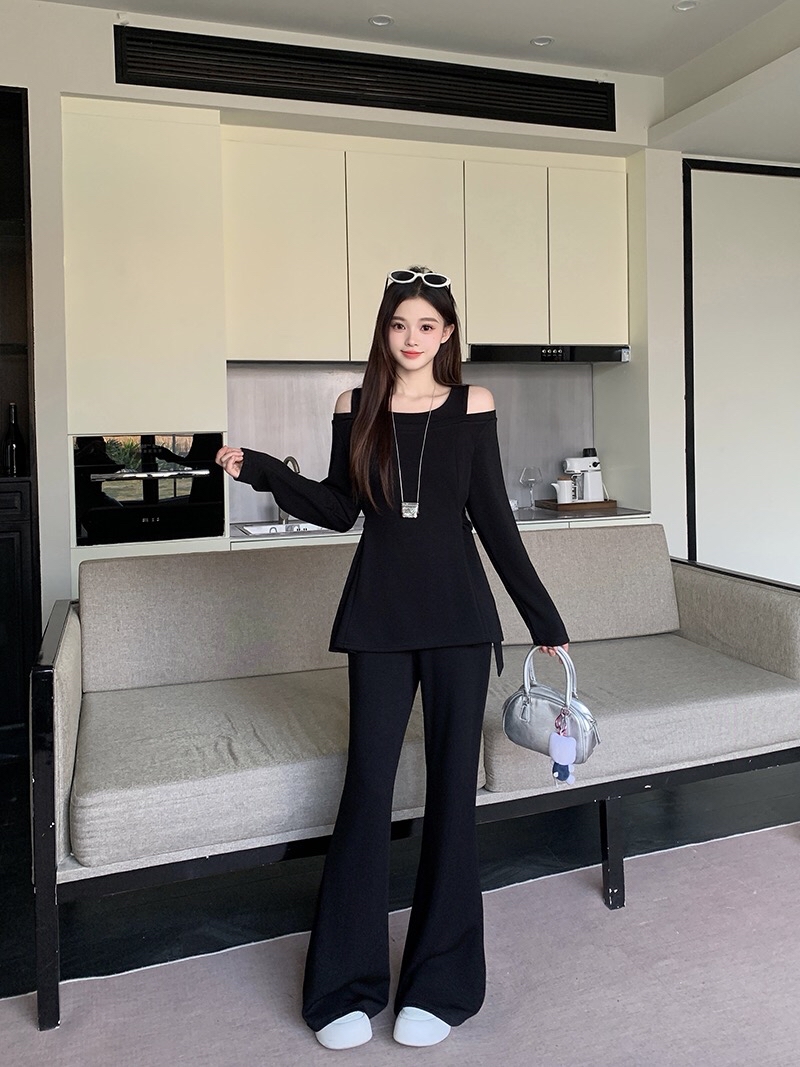 B297(23604) 韩版气质休闲一字露肩显瘦长版上衣与微喇长裤黑套装 
