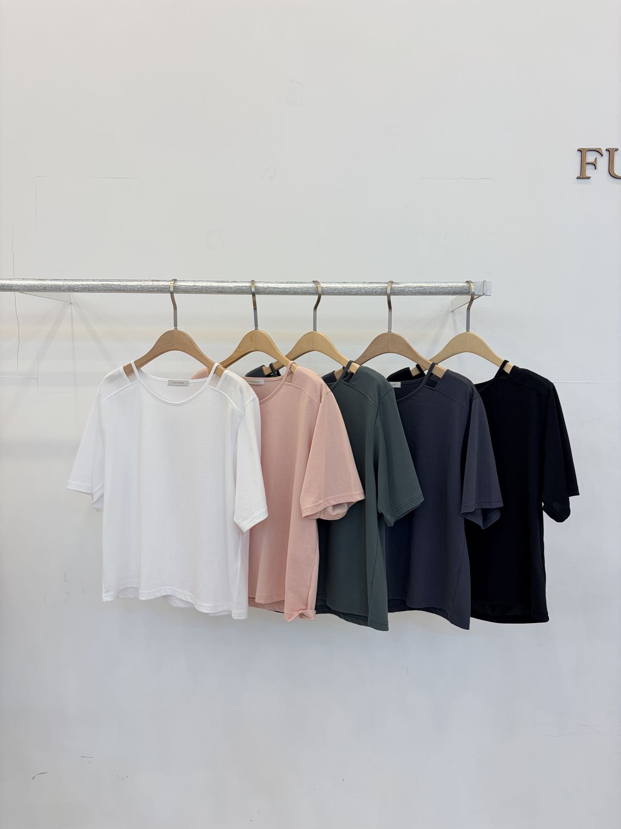 FP05_04 小露肩百搭TEE (5色) 