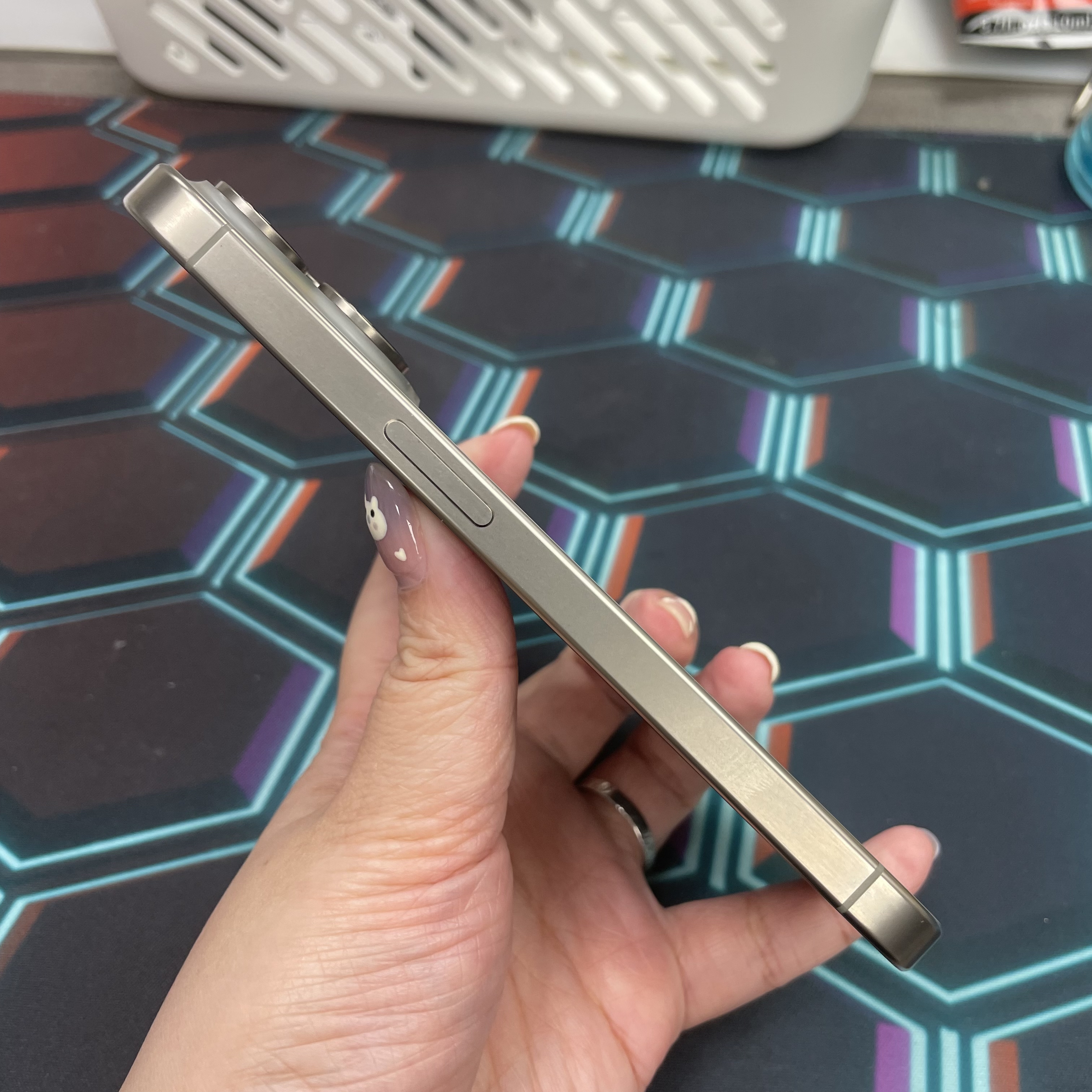 *6812 15 Pro 勁靚機 256GB 電80 原色 gray