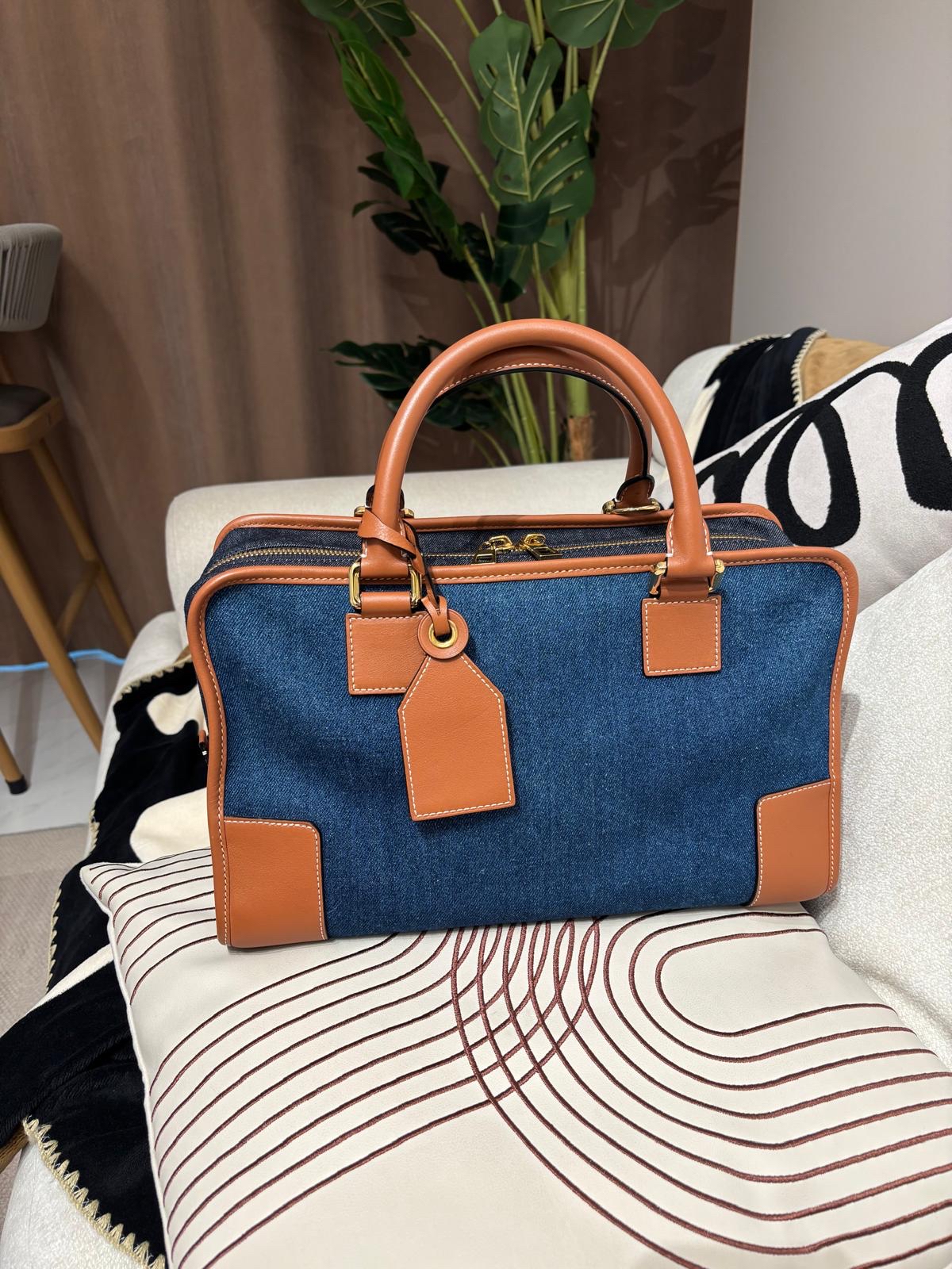 LOEWE Amazona 36 denim 2 way bag 牛仔布 100%Authentic, 98%New ✅Dust bag