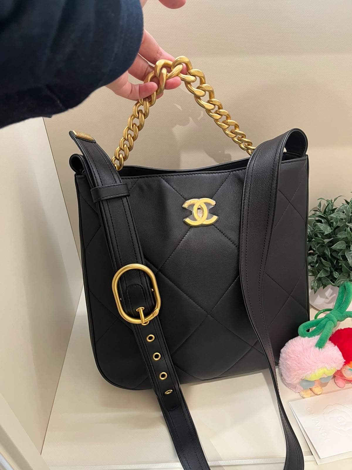 Chanel easy mood Hobo Bag AS2844 bucket bag,100%Authentic, 98%New ✅香港專門店收據✅晶片✅Dust bag✅Box
