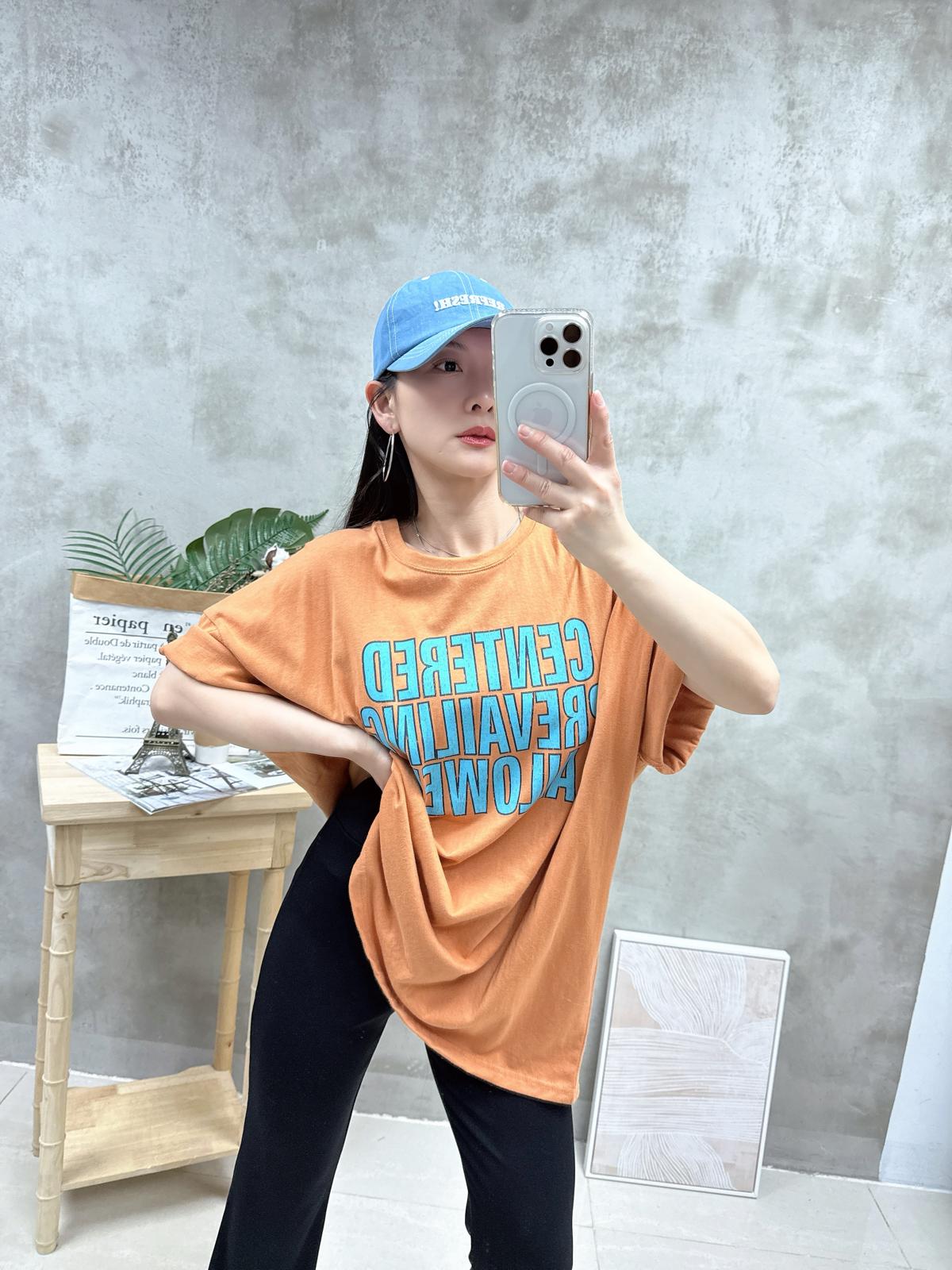 G04 擦色英文字Tee