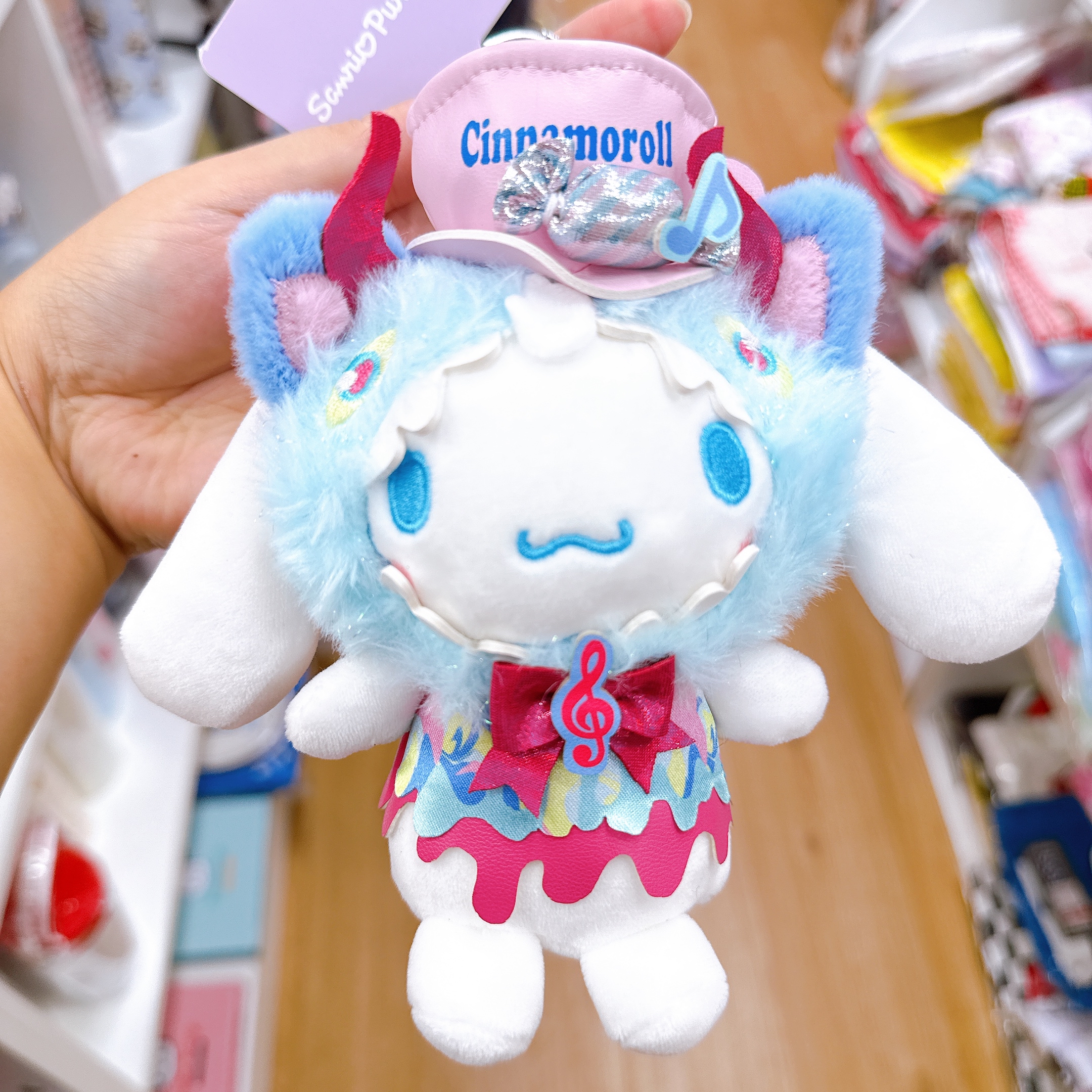 日本直送hellokittyland Sanrio x Labubu monsters 公仔掛飾