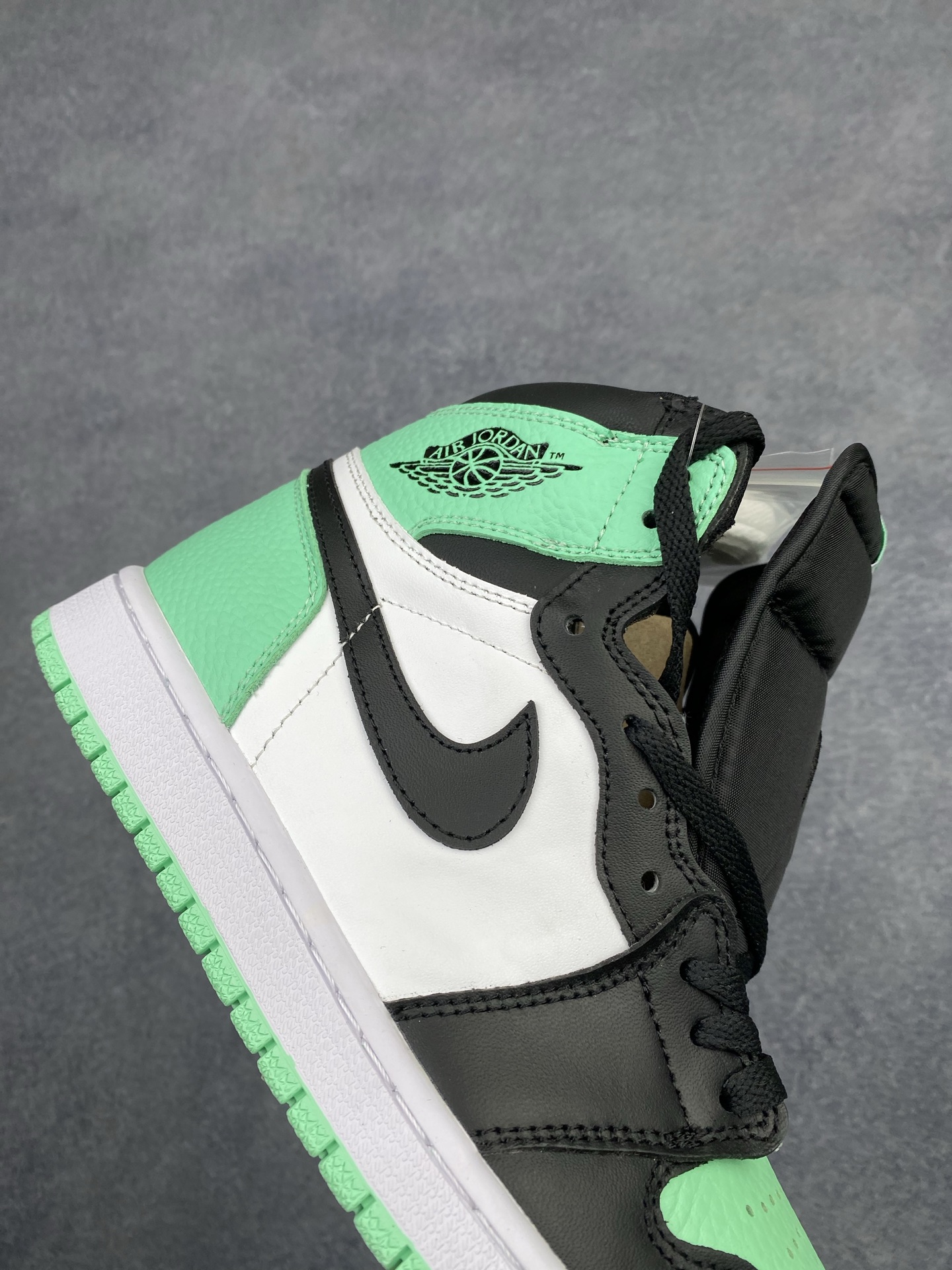 Nike Air Jordan 1 Retro High OG DZ5485-130