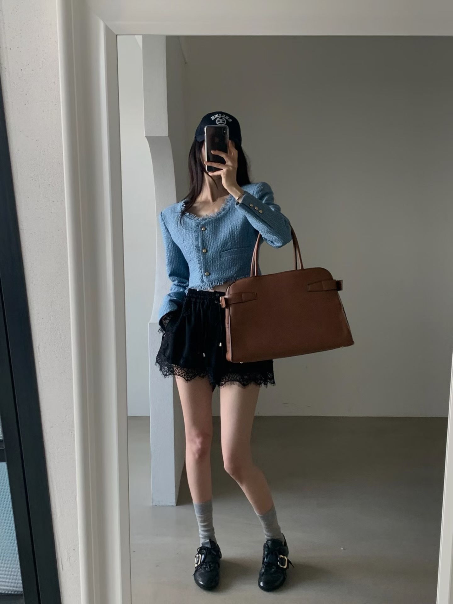 LACE SHORTS