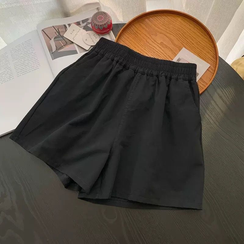 简约弹性腰围牛仔短裤