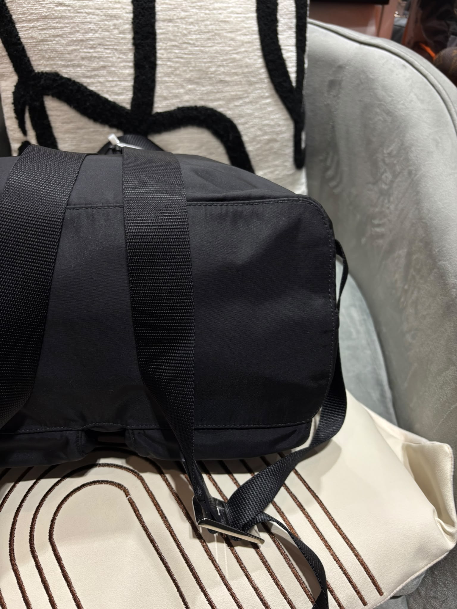 Prada re-nylon backpack ,黑色銀扣背囊 100%Authentic, 98%new  ✅收據✅nfc booklet ✅dust bag 
