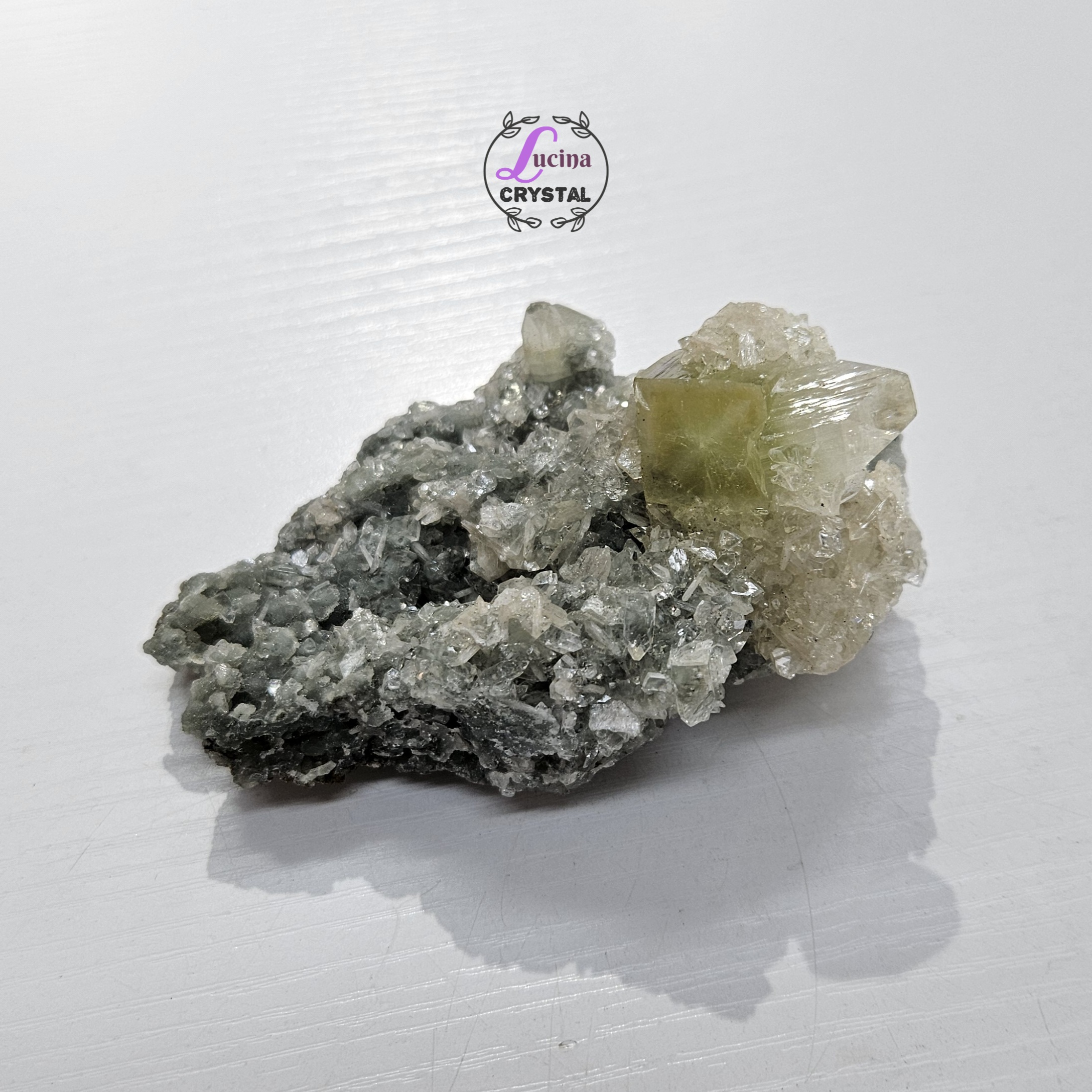 (Co#8555) 藍軟糖底鑽石魚眼石/Blue Chalcedony Diamond Apophyllite 