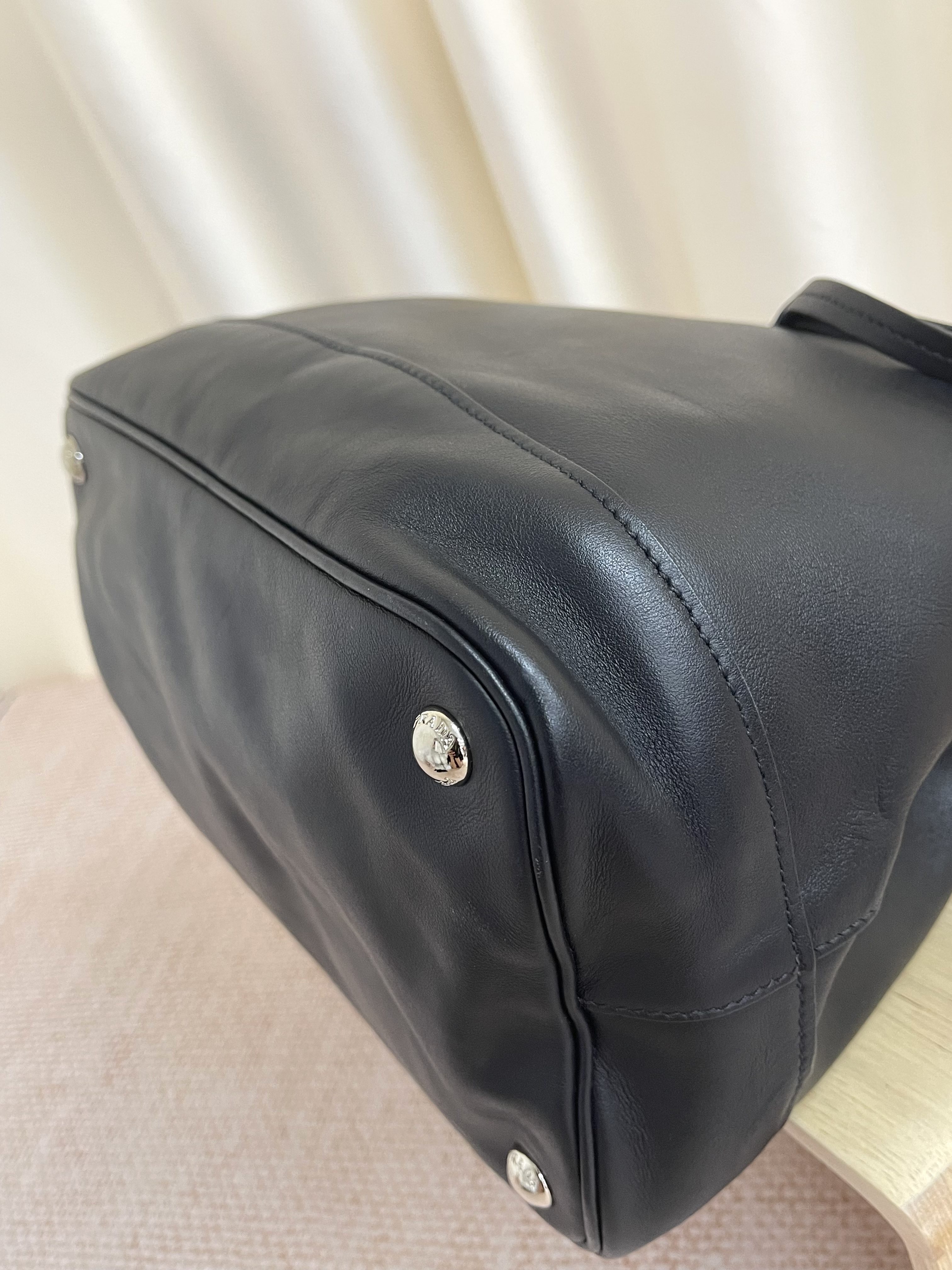 Pre-owned Prada Bucket Bag / Product Code: 26021305